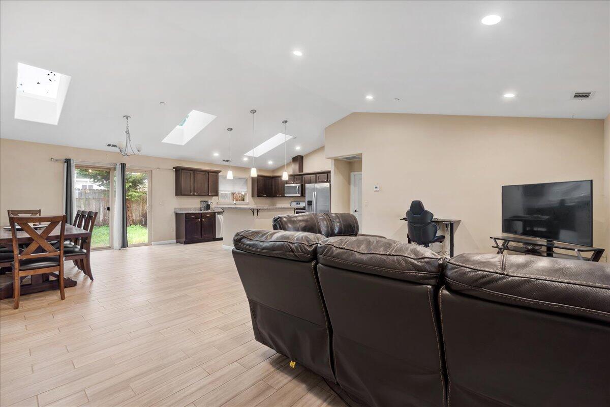 2344 Kellog Place