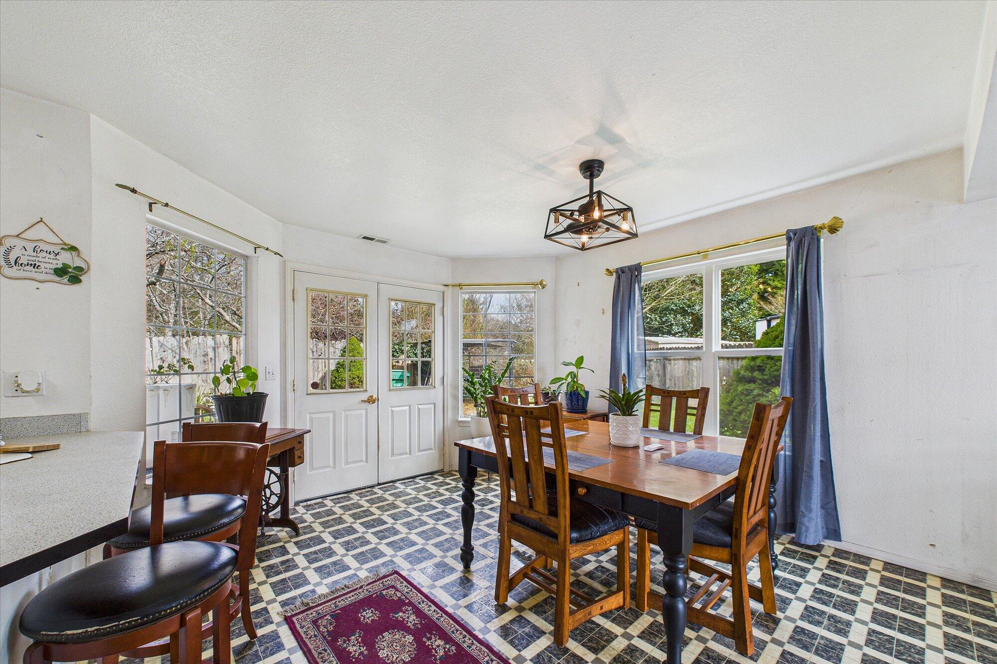 1727 Bluejay Court