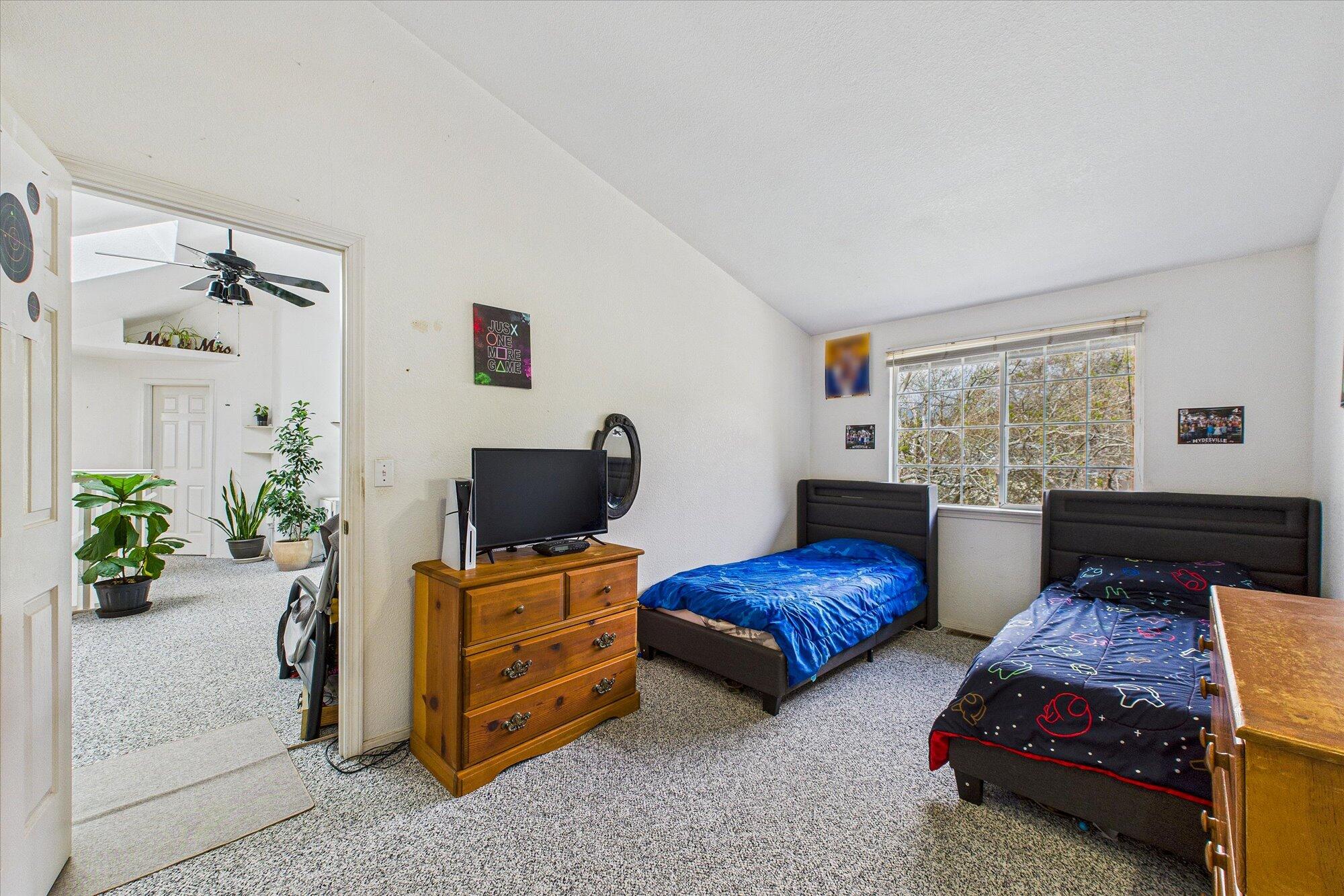 1727 Bluejay Court