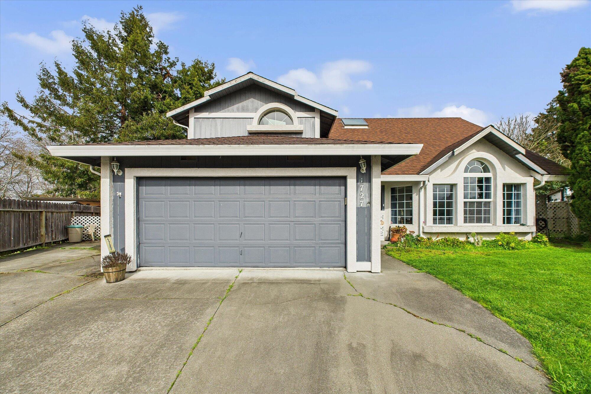1727 Bluejay Court