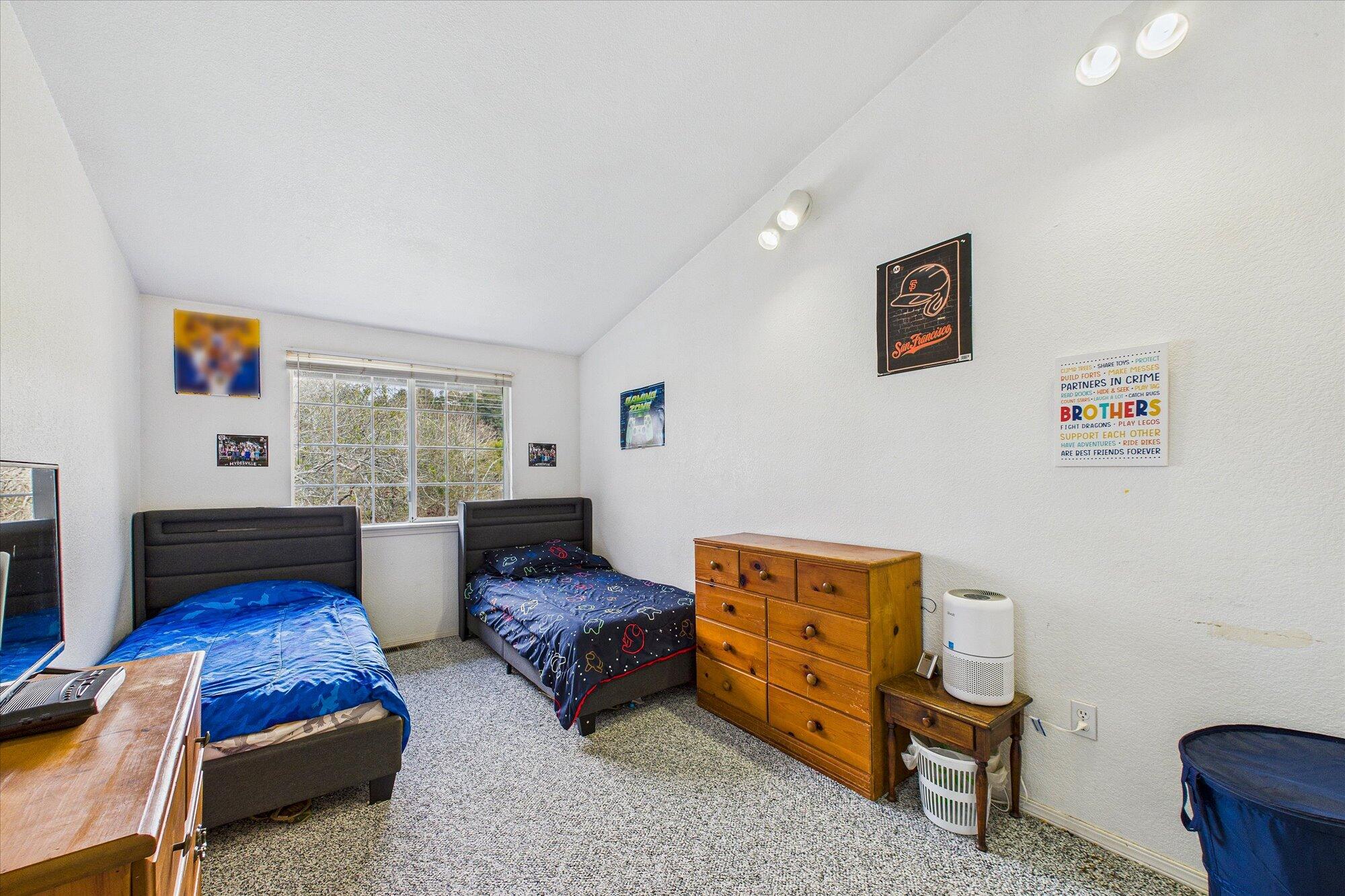 1727 Bluejay Court