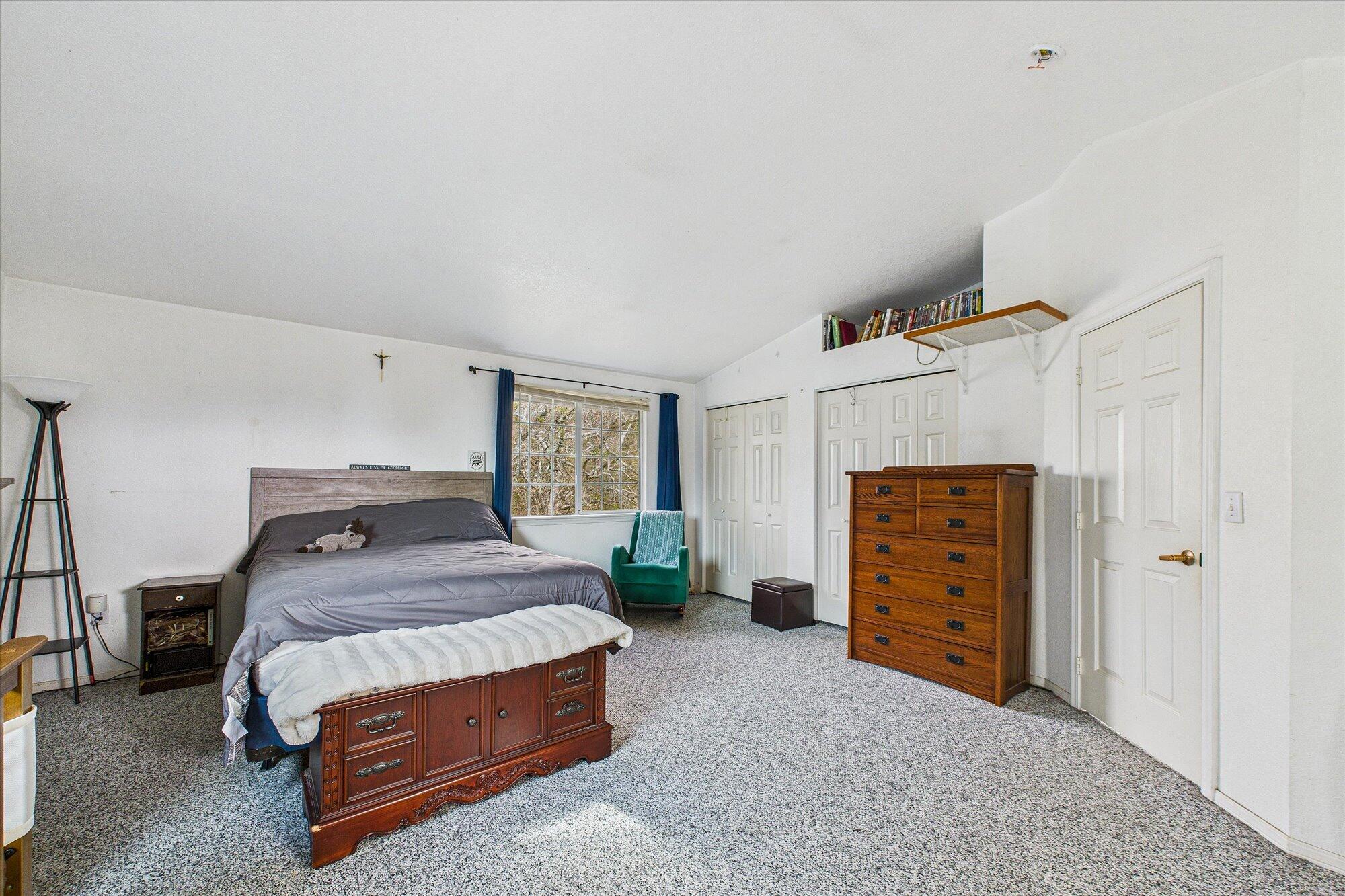 1727 Bluejay Court