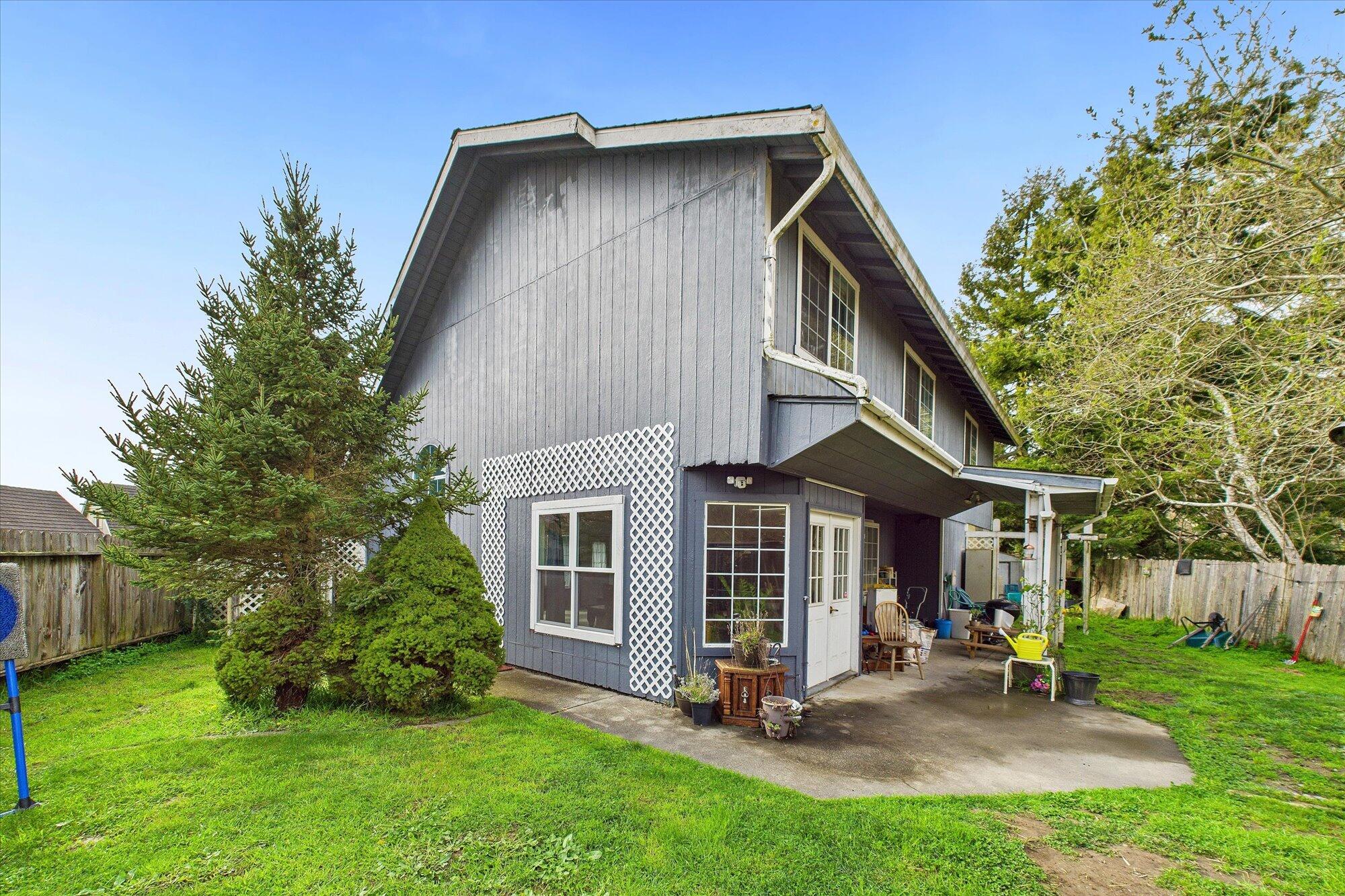 1727 Bluejay Court