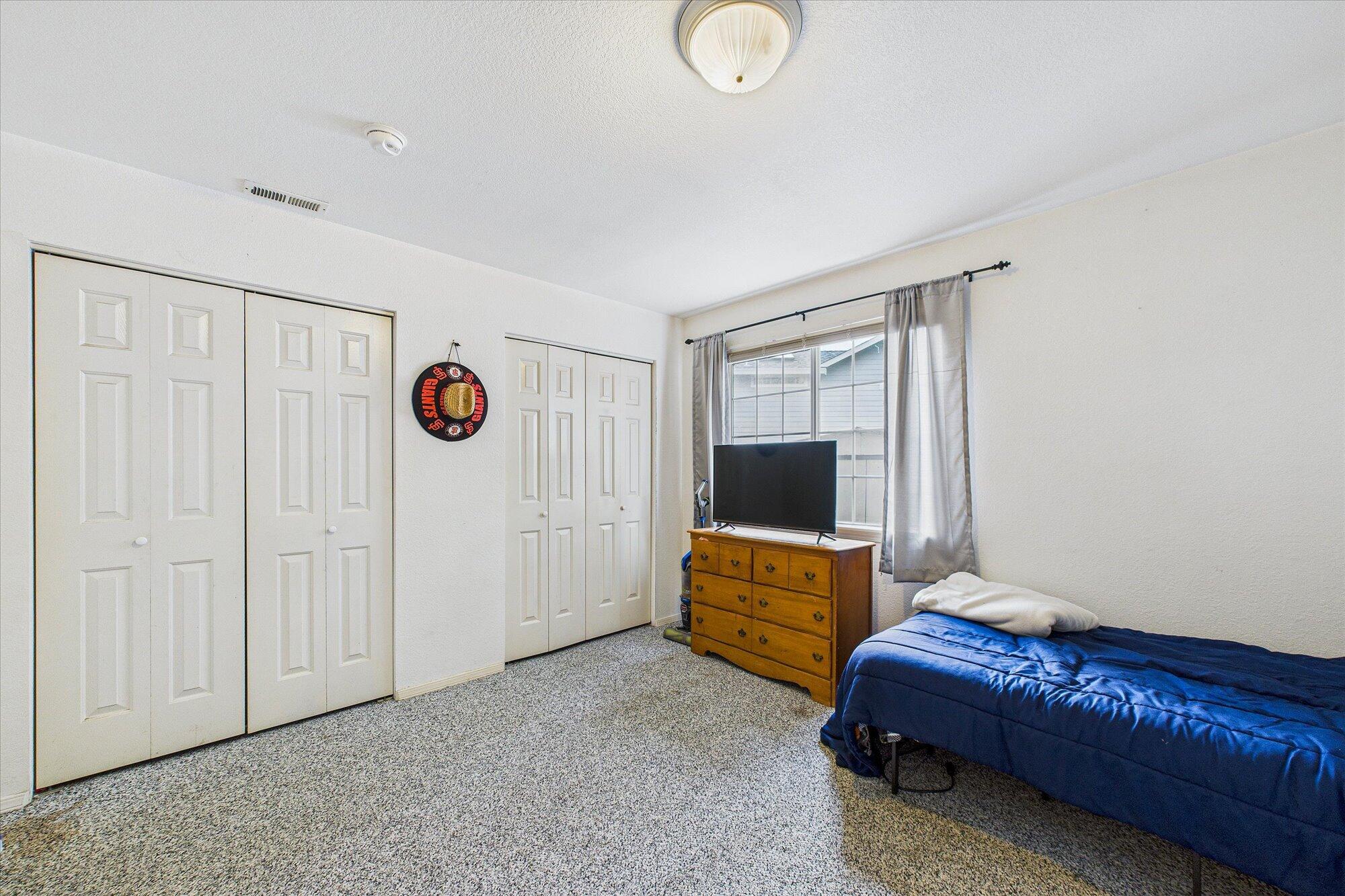 1727 Bluejay Court