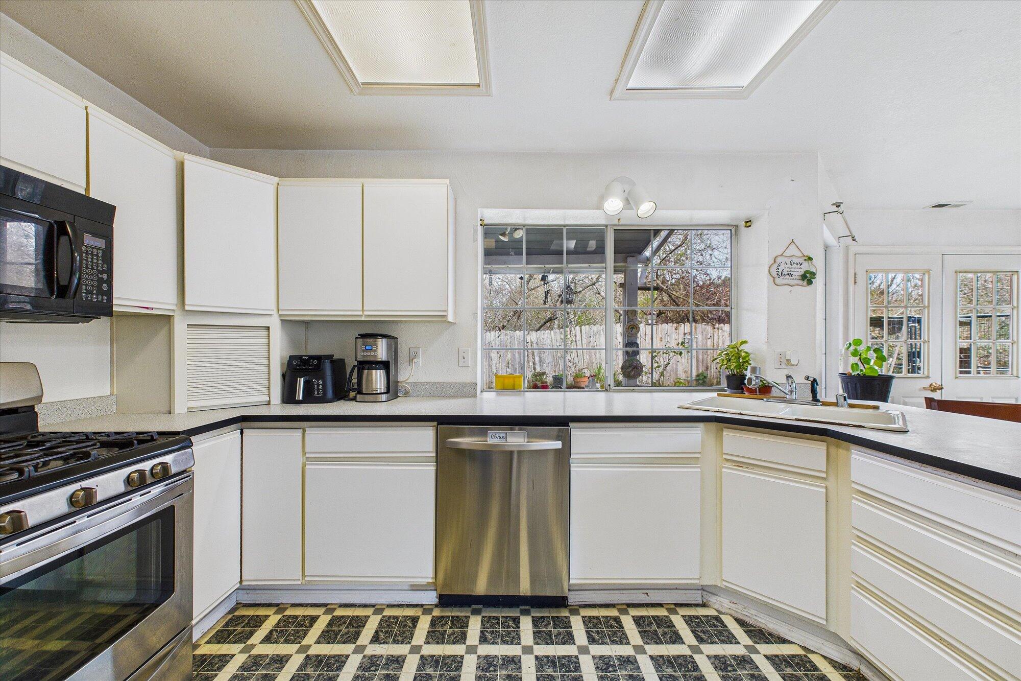 1727 Bluejay Court