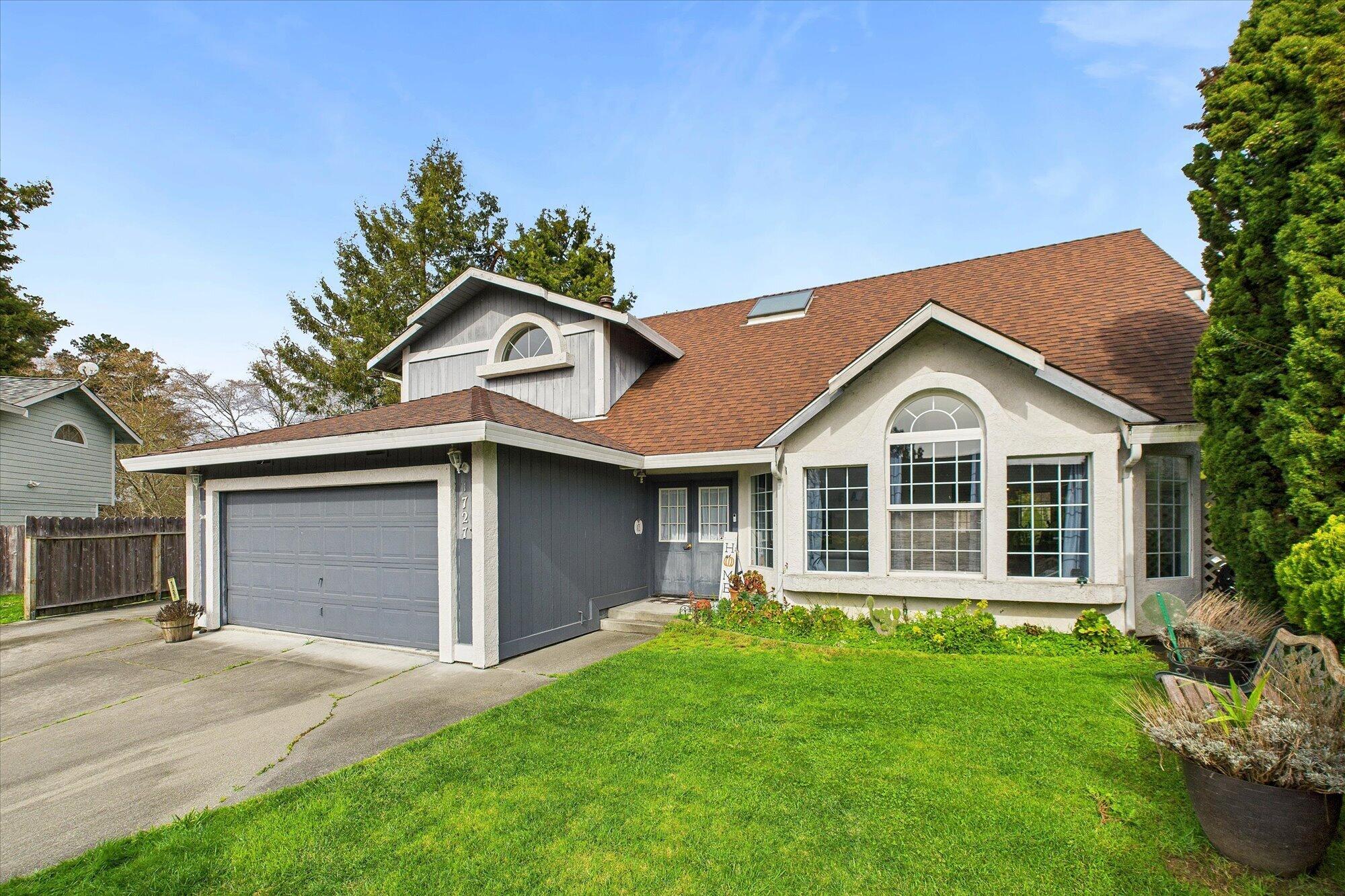 1727 Bluejay Court