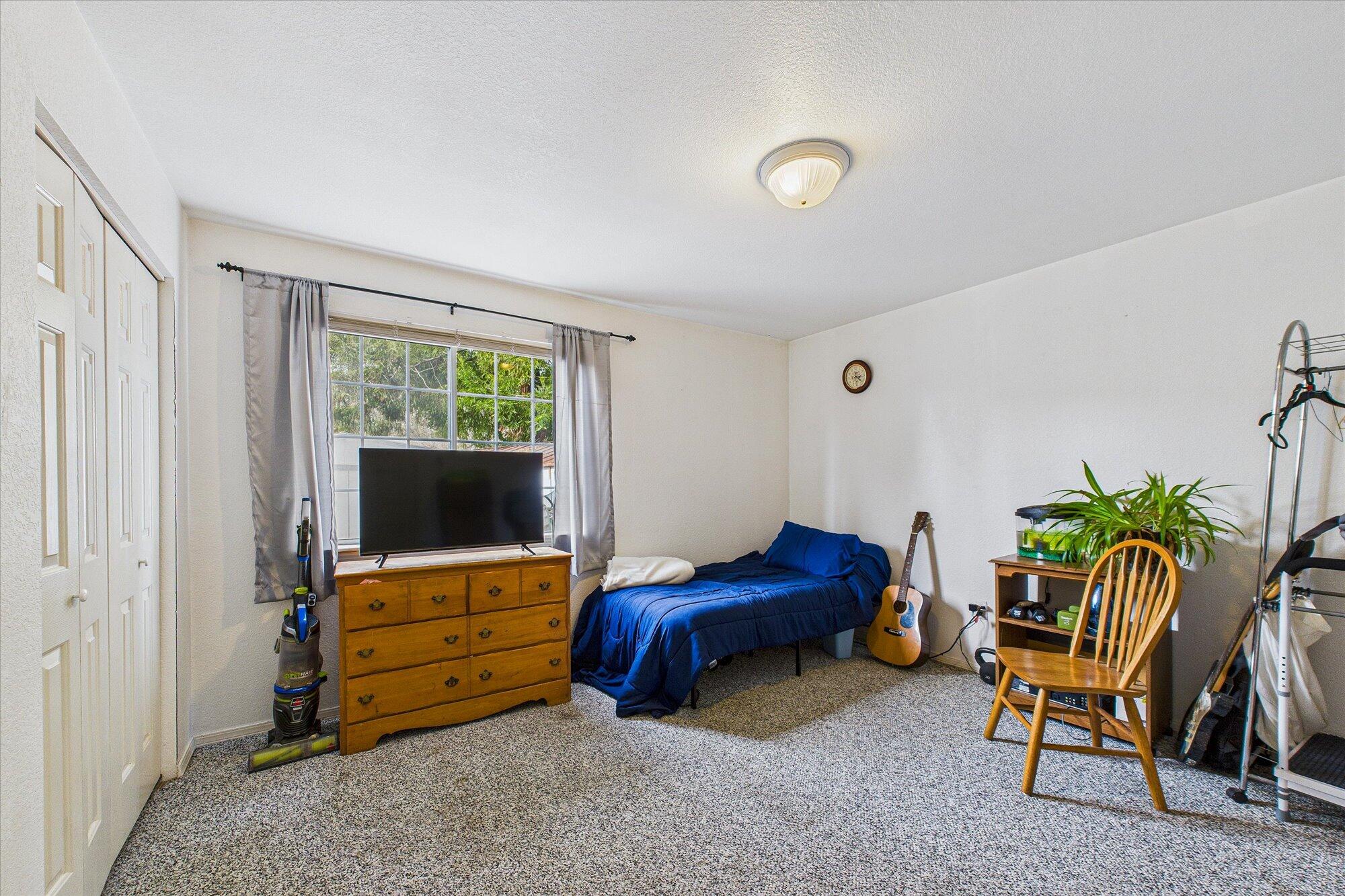 1727 Bluejay Court