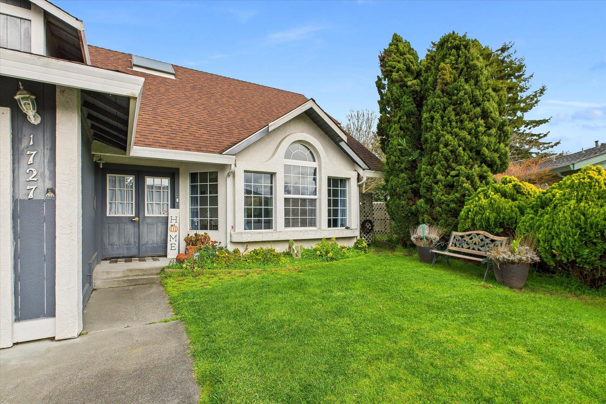 1727 Bluejay Court