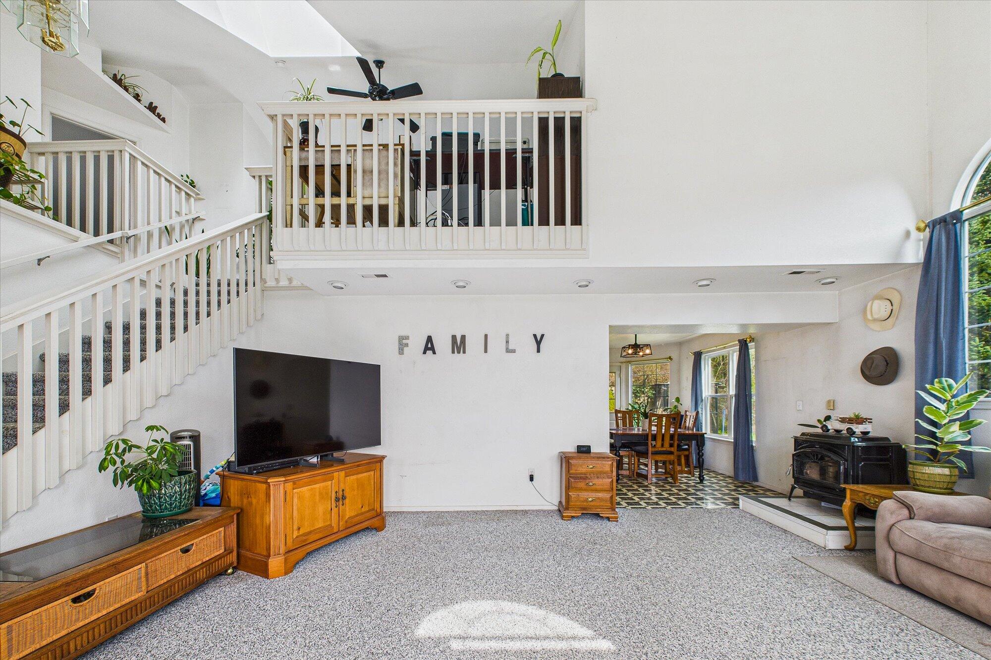 1727 Bluejay Court