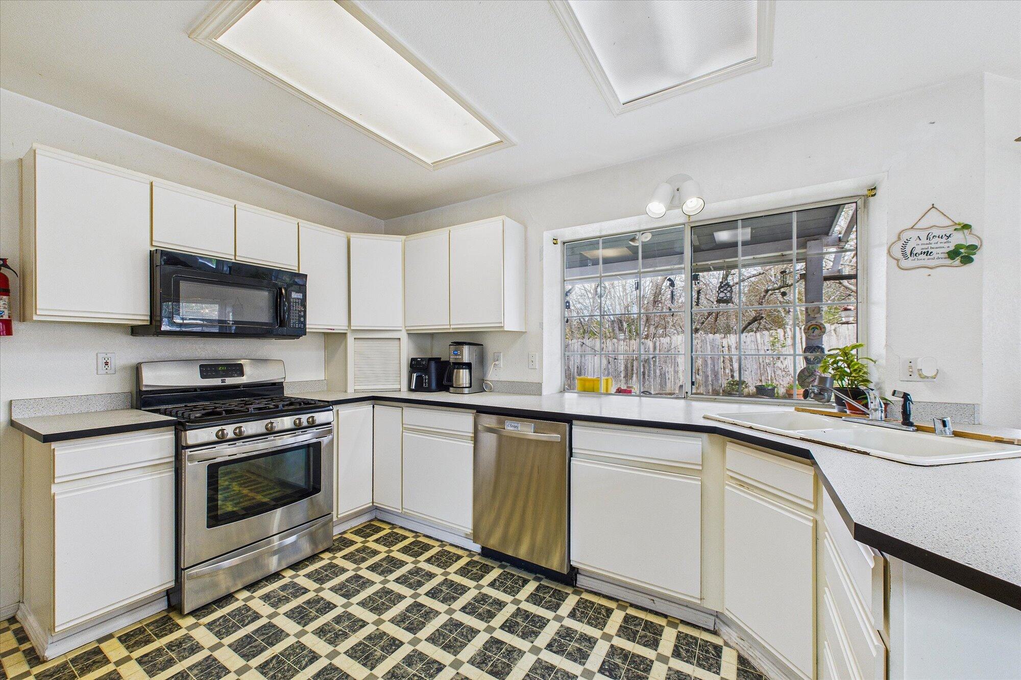 1727 Bluejay Court