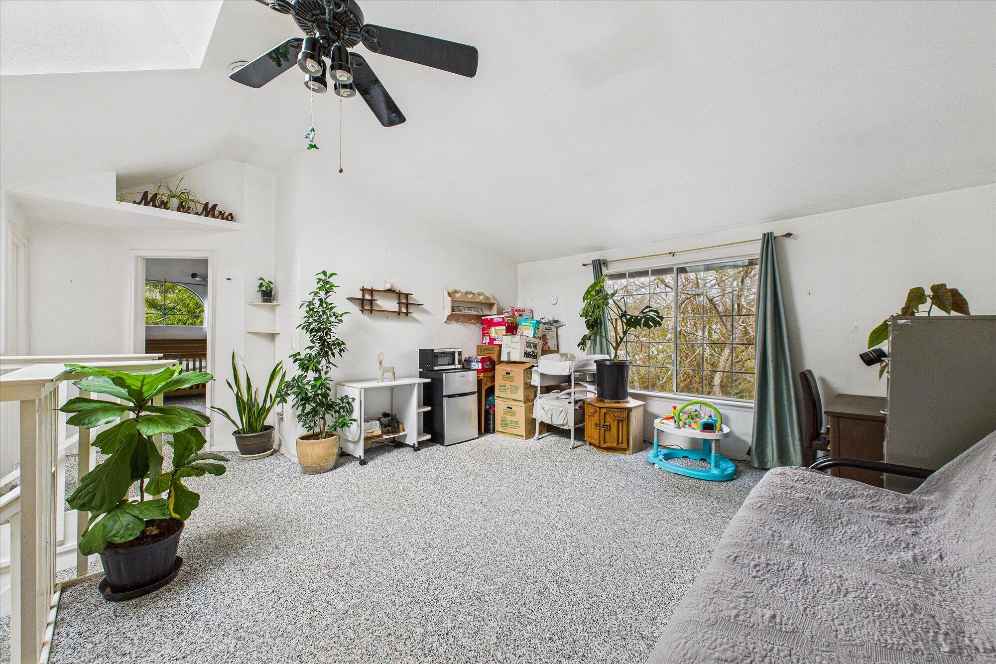 1727 Bluejay Court