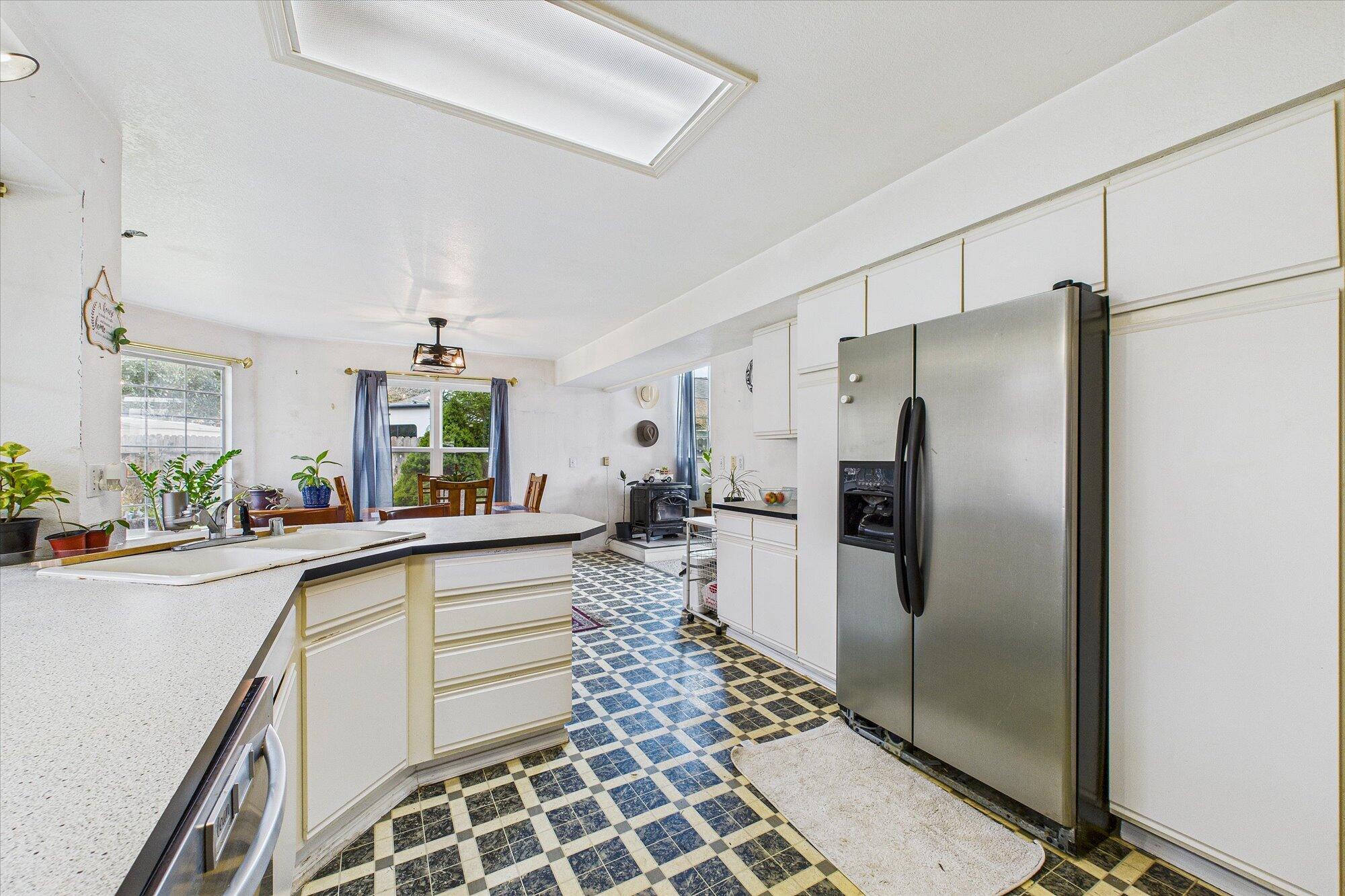 1727 Bluejay Court