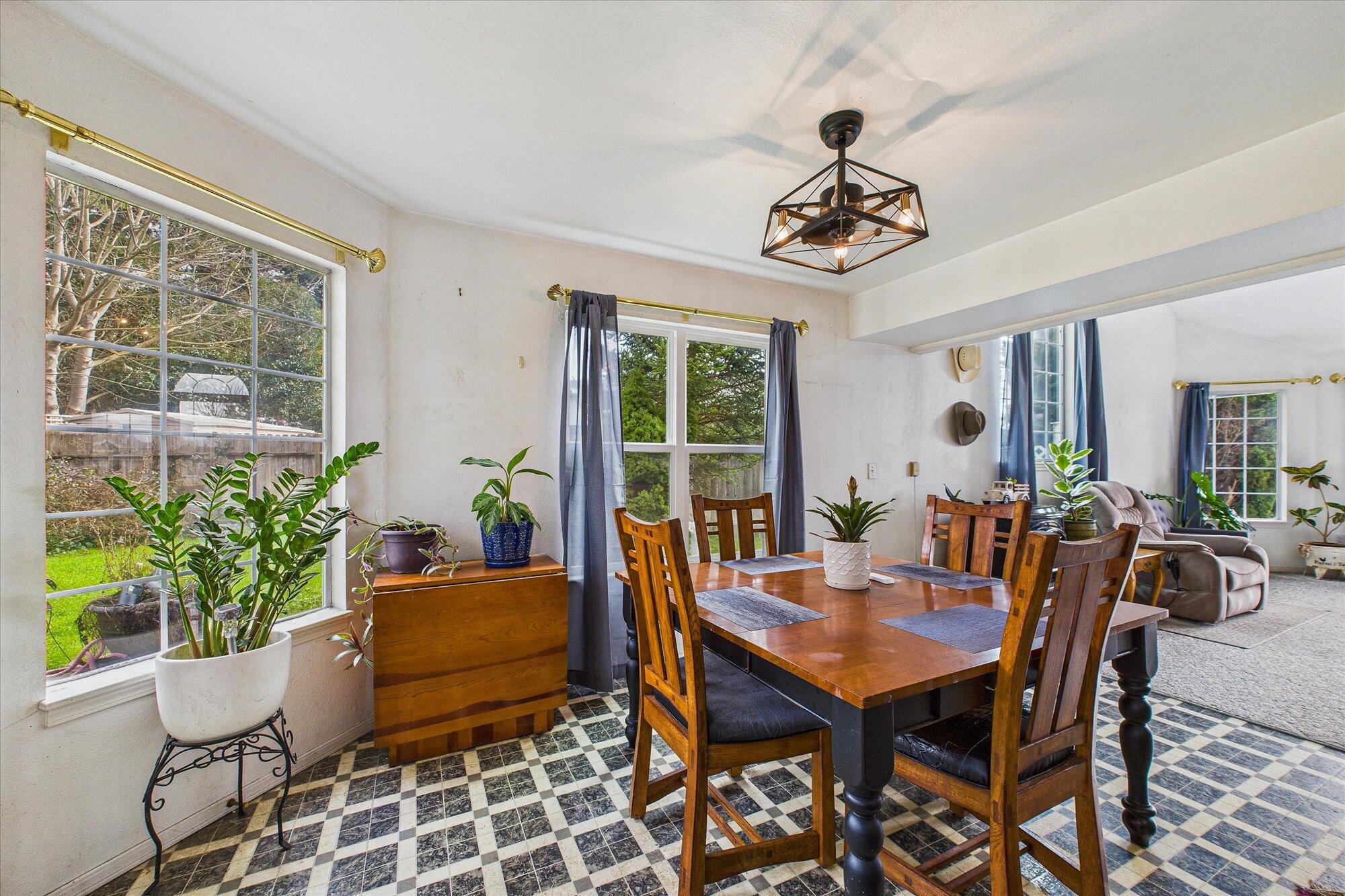 1727 Bluejay Court