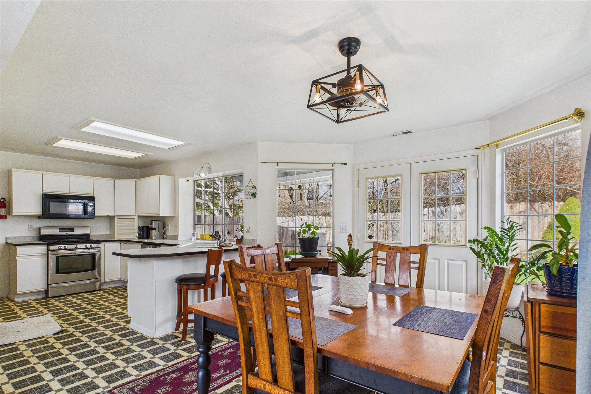 1727 Bluejay Court