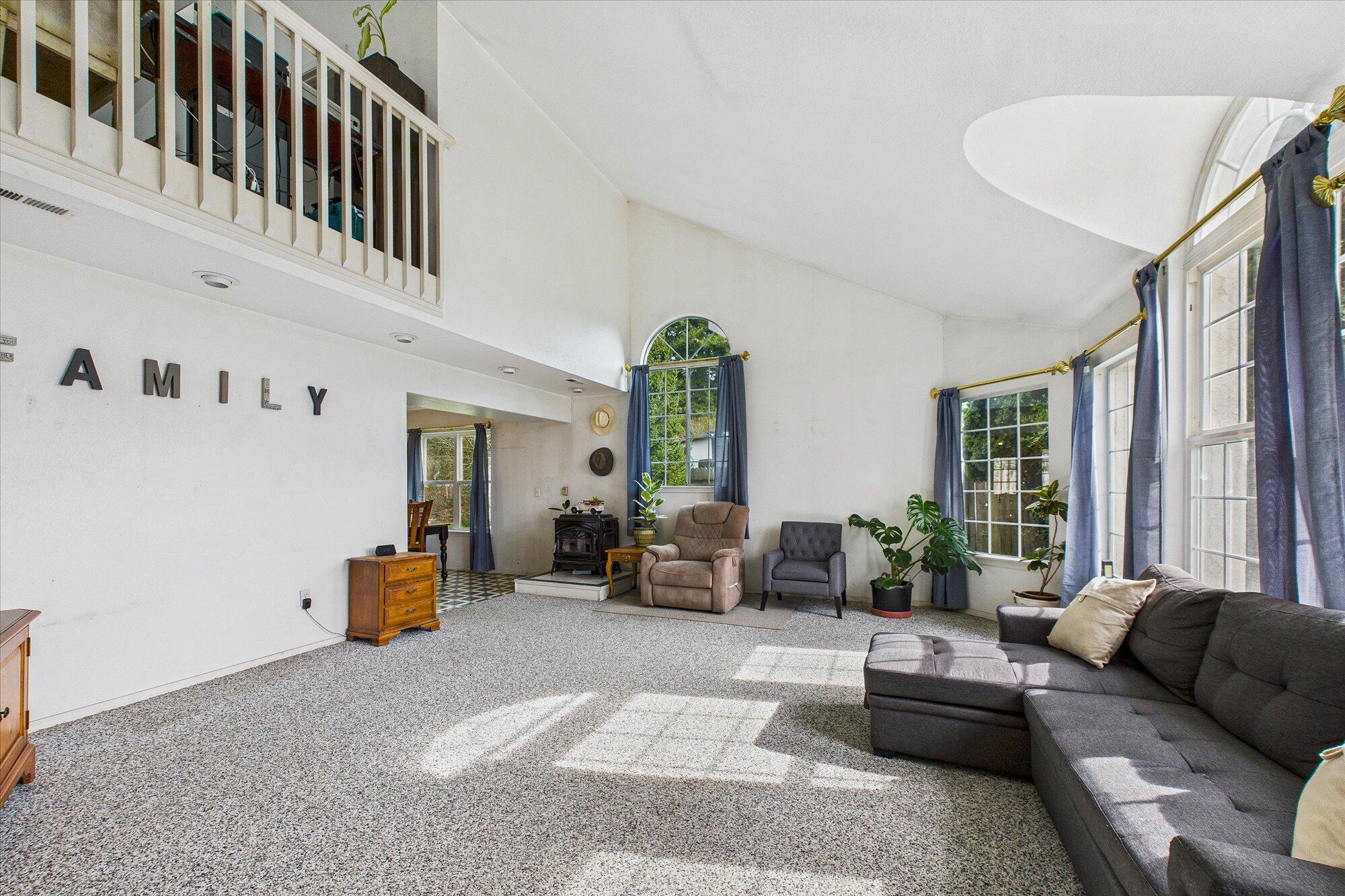 1727 Bluejay Court