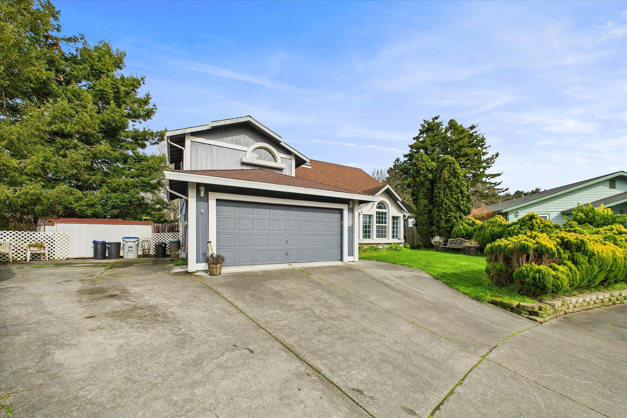 1727 Bluejay Court
