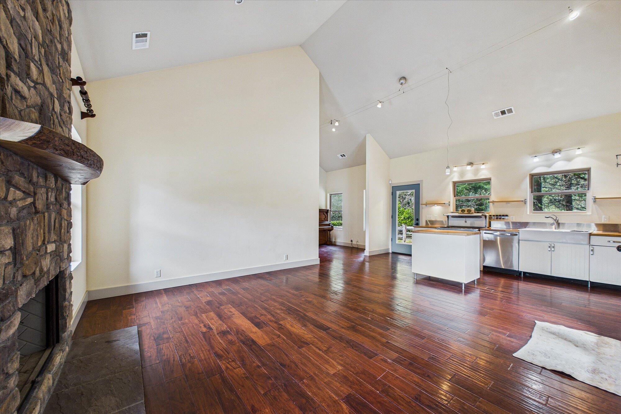 3200/3204 Buttermilk Lane