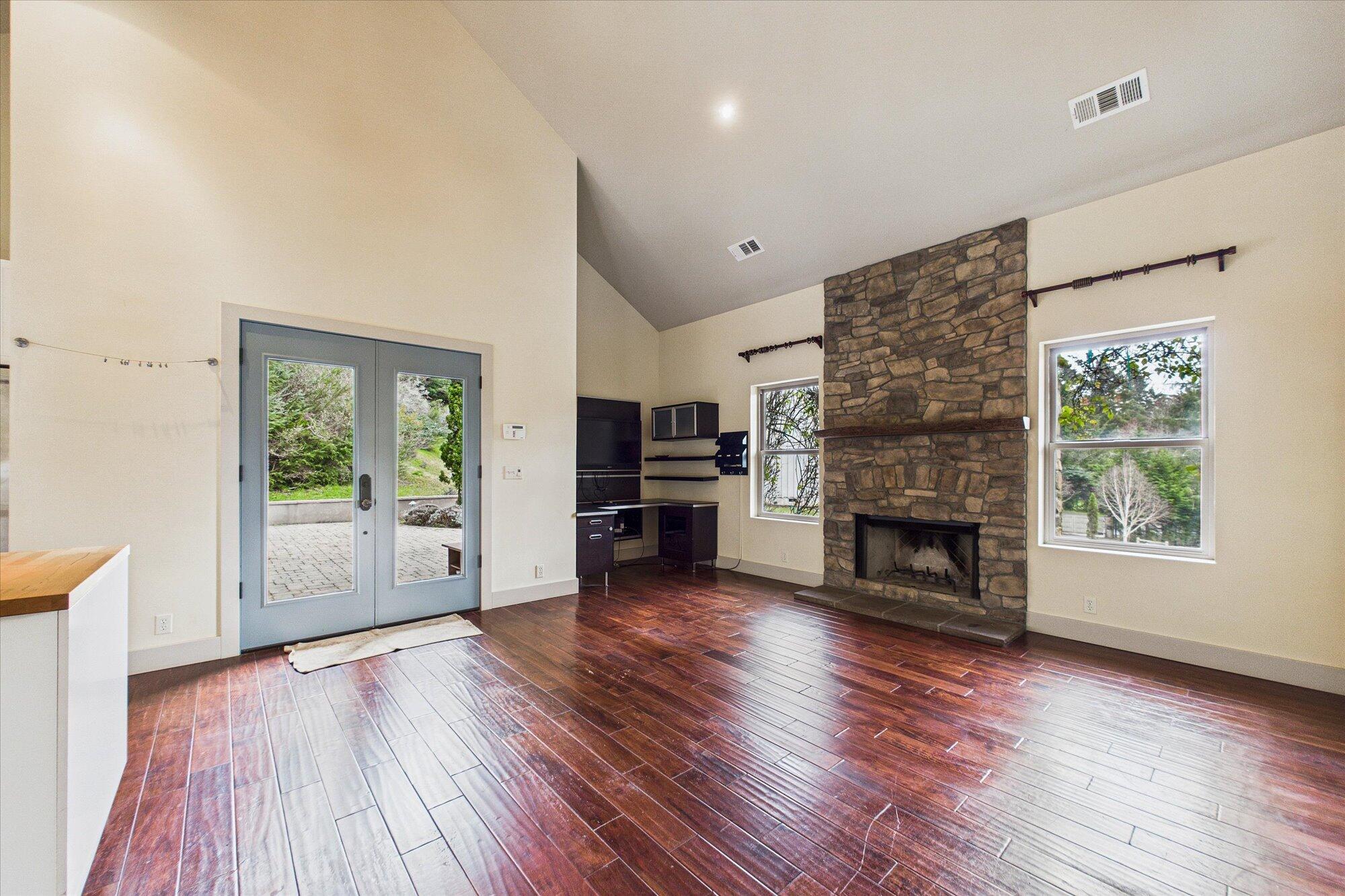 3200/3204 Buttermilk Lane