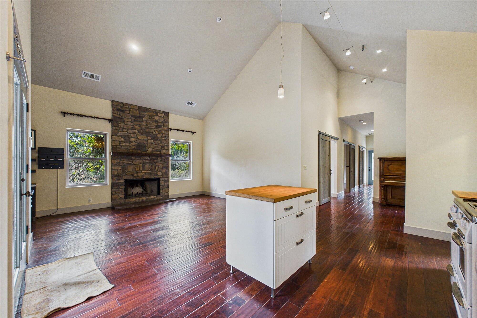 3200/3204 Buttermilk Lane