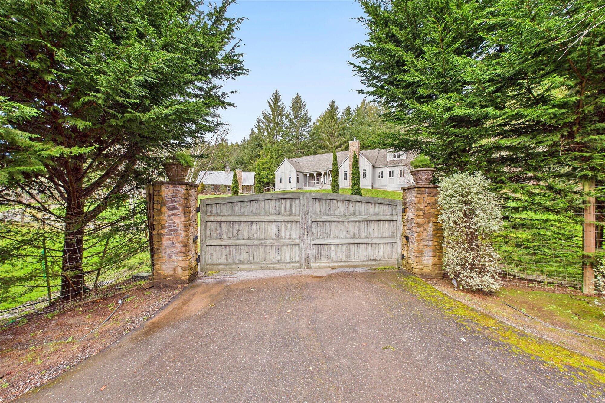 3200/3204 Buttermilk Lane