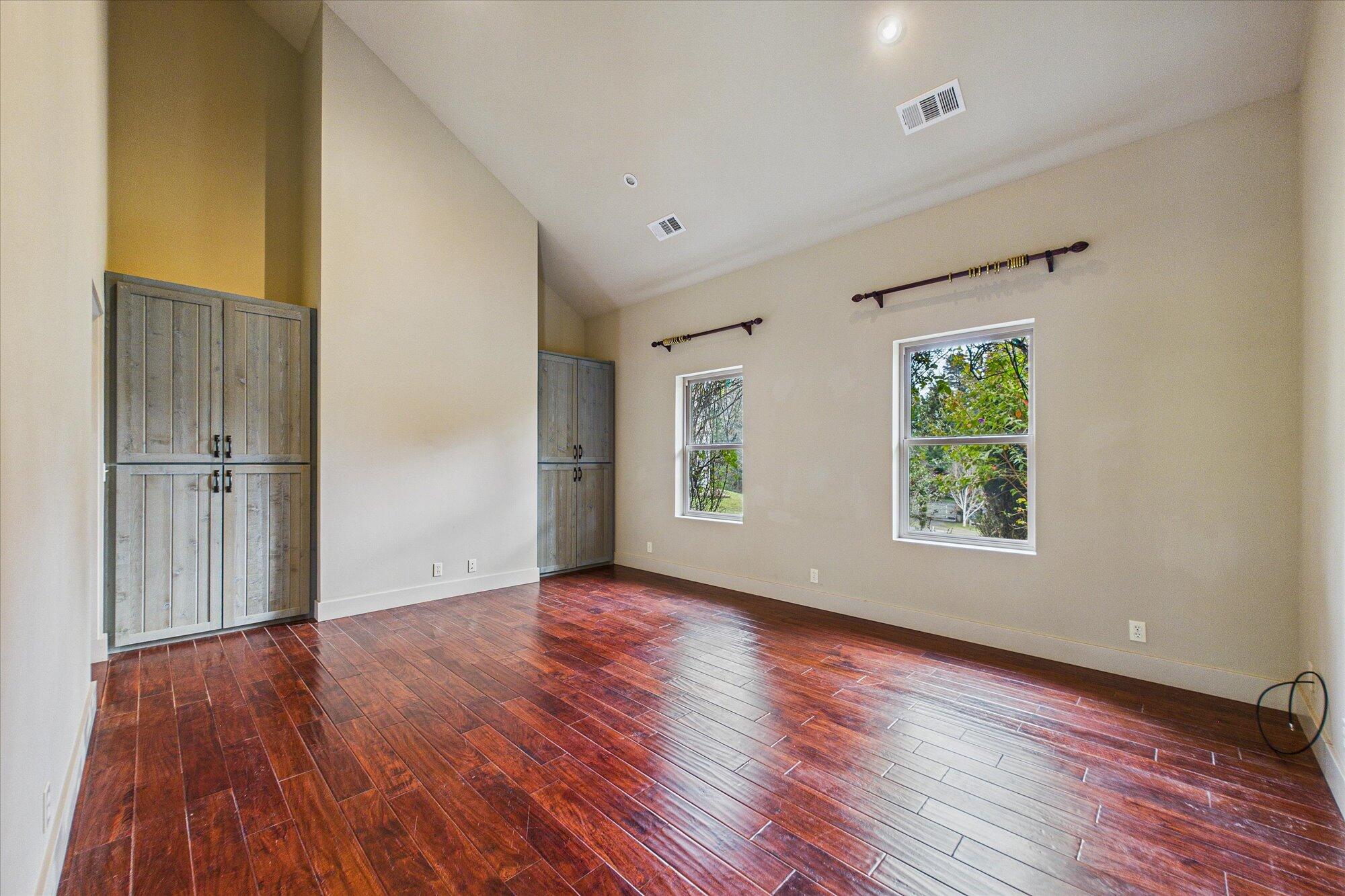 3200/3204 Buttermilk Lane
