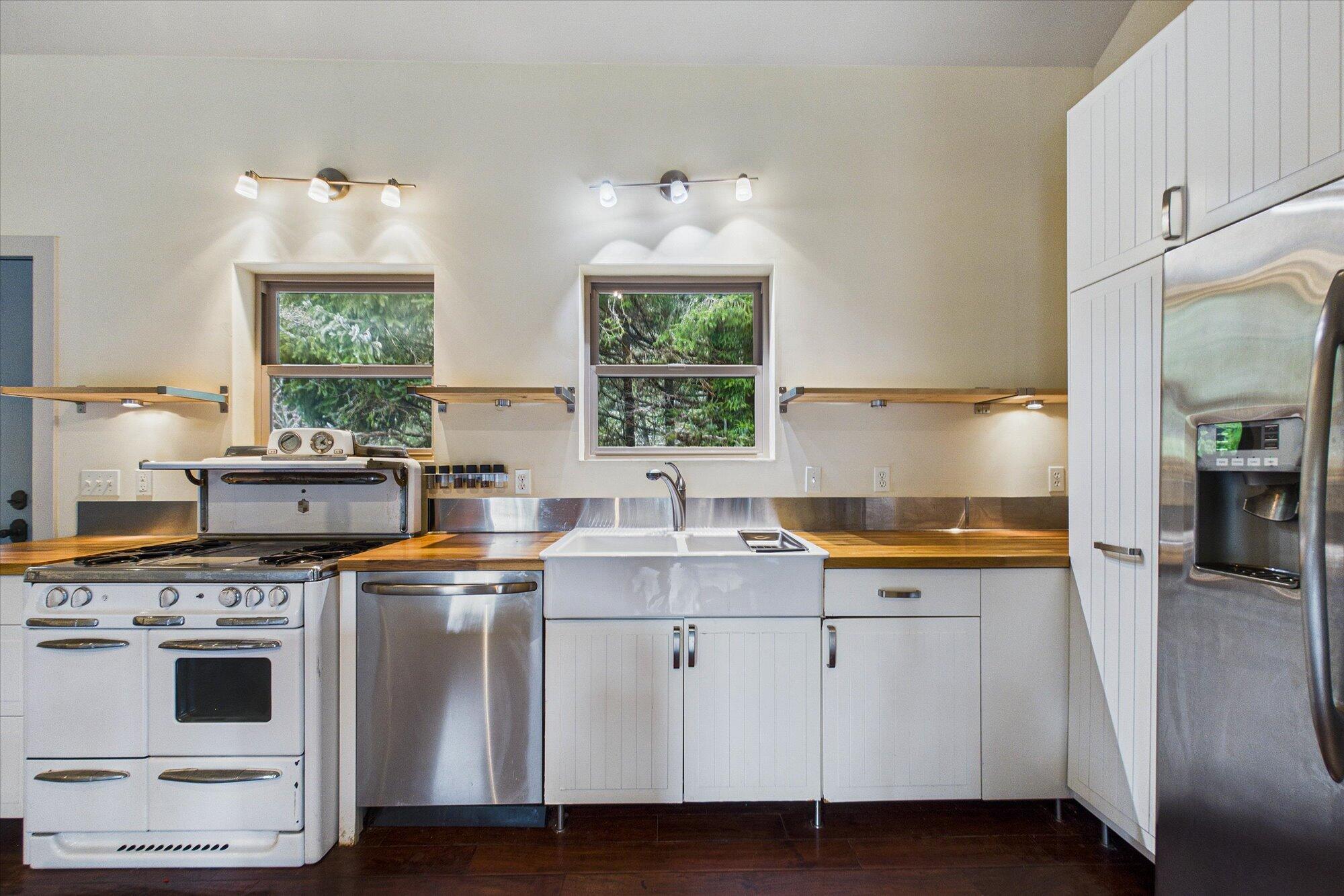 3200/3204 Buttermilk Lane