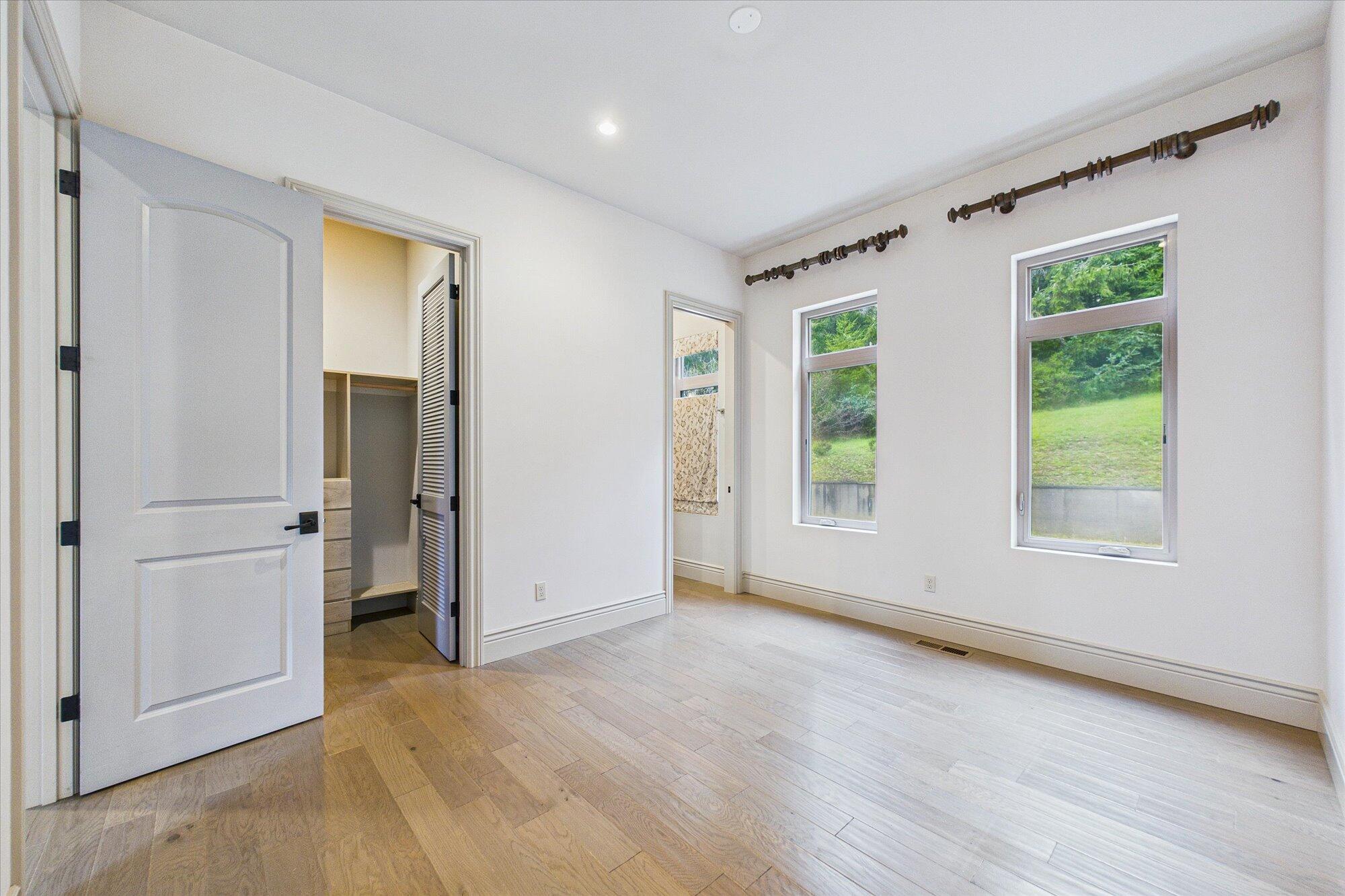 3200/3204 Buttermilk Lane