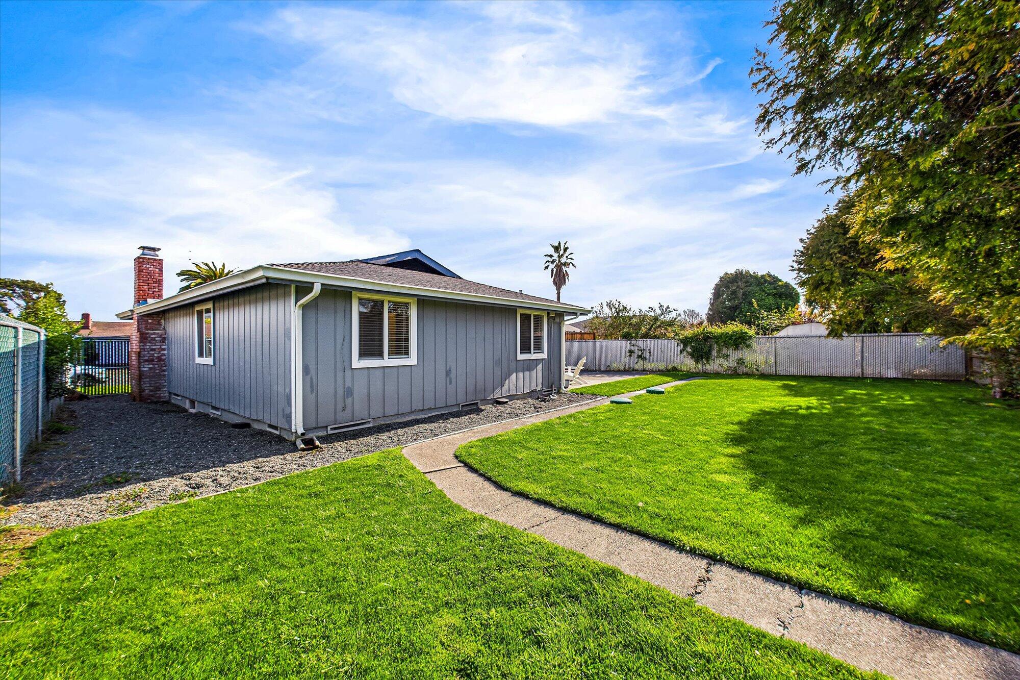 1983 Ernest Way