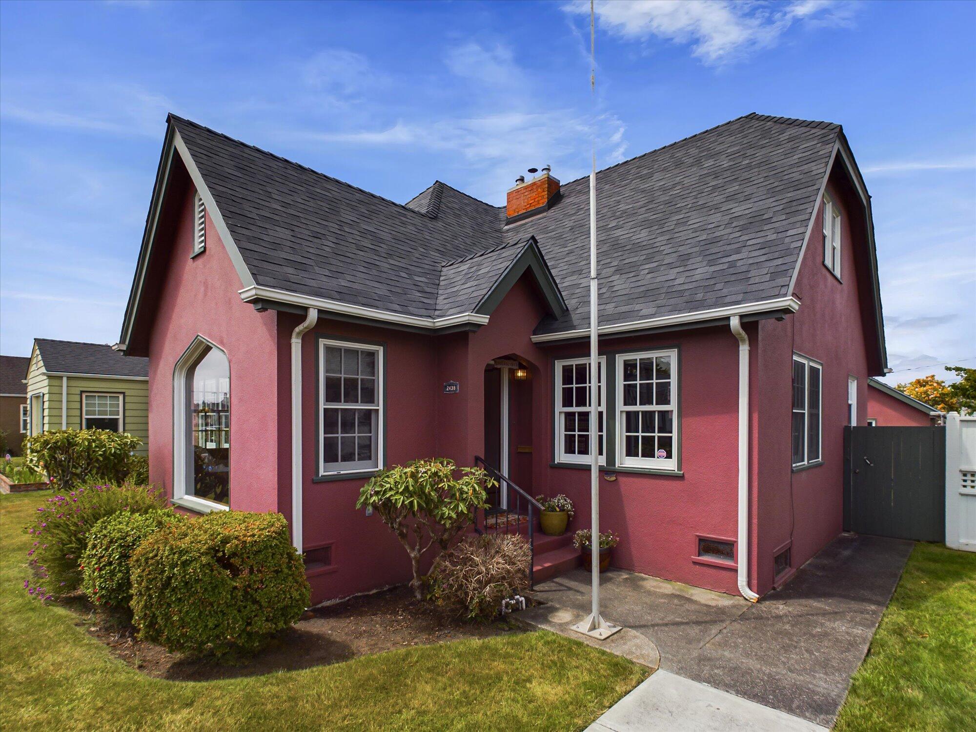 2438 G Street