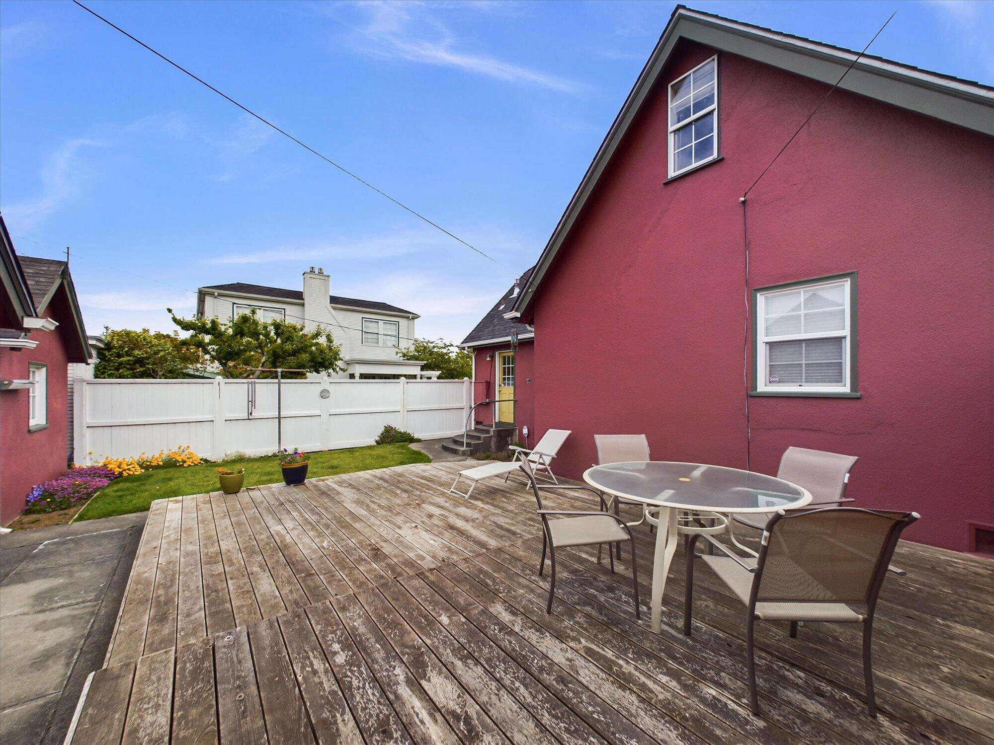 2438 G Street