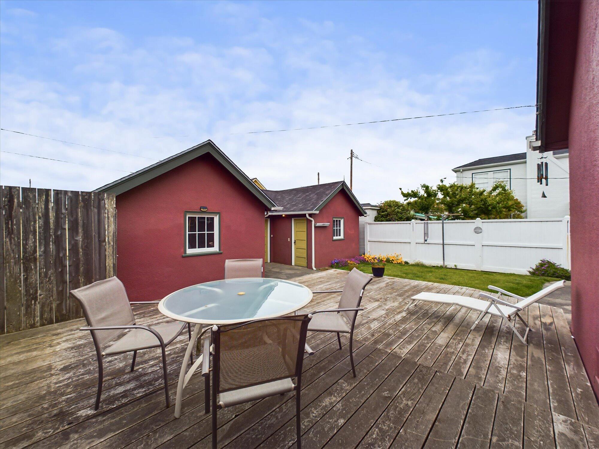 2438 G Street