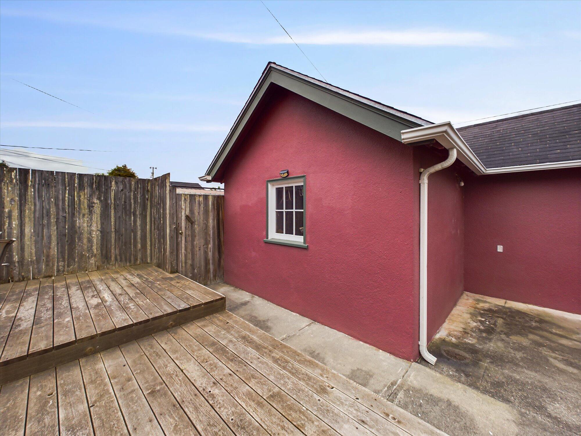 2438 G Street