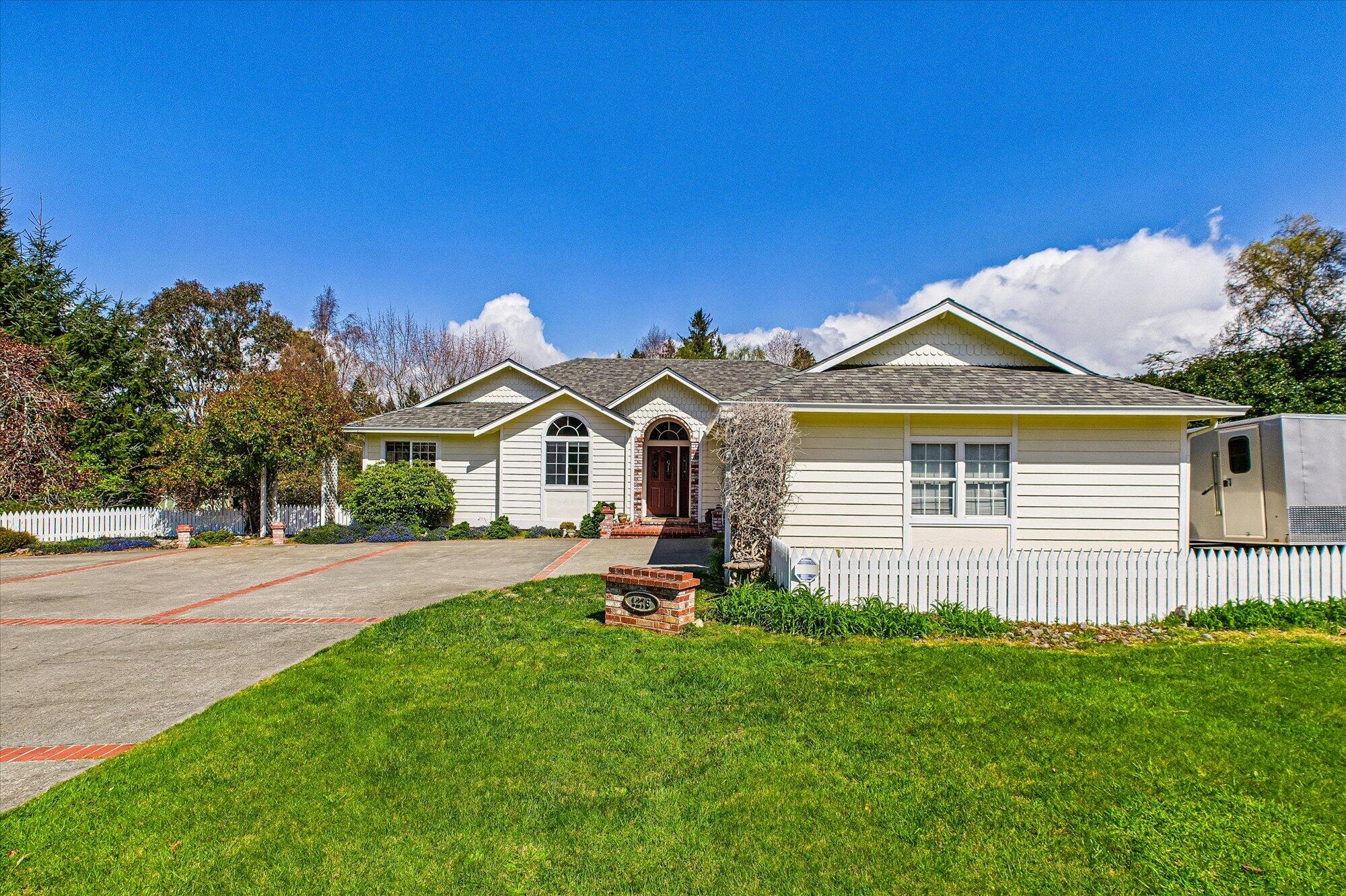 1275 Creek Court, McKinleyville