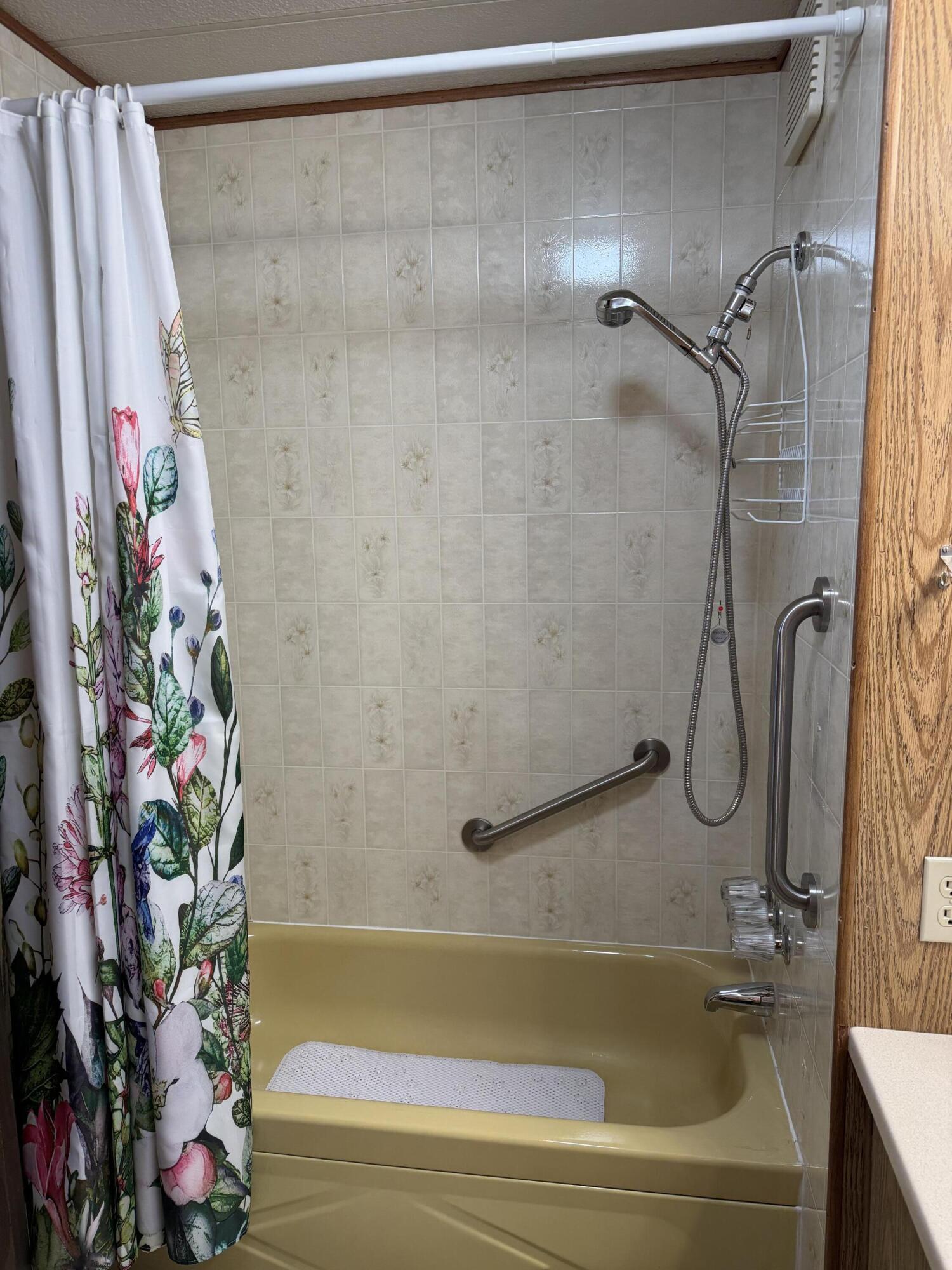 3751 N Quarter Circle 105
