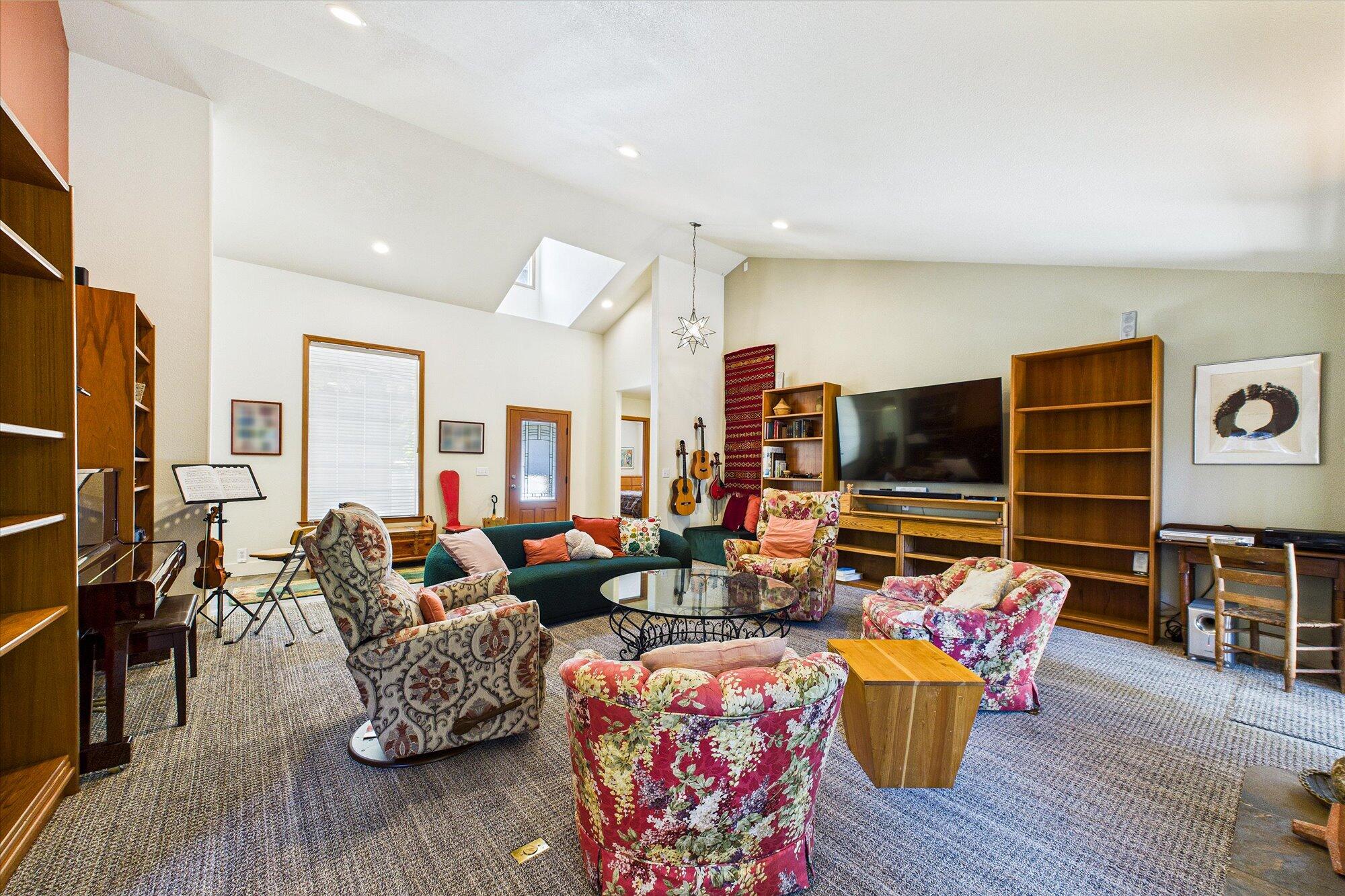 1002 Diamond Drive