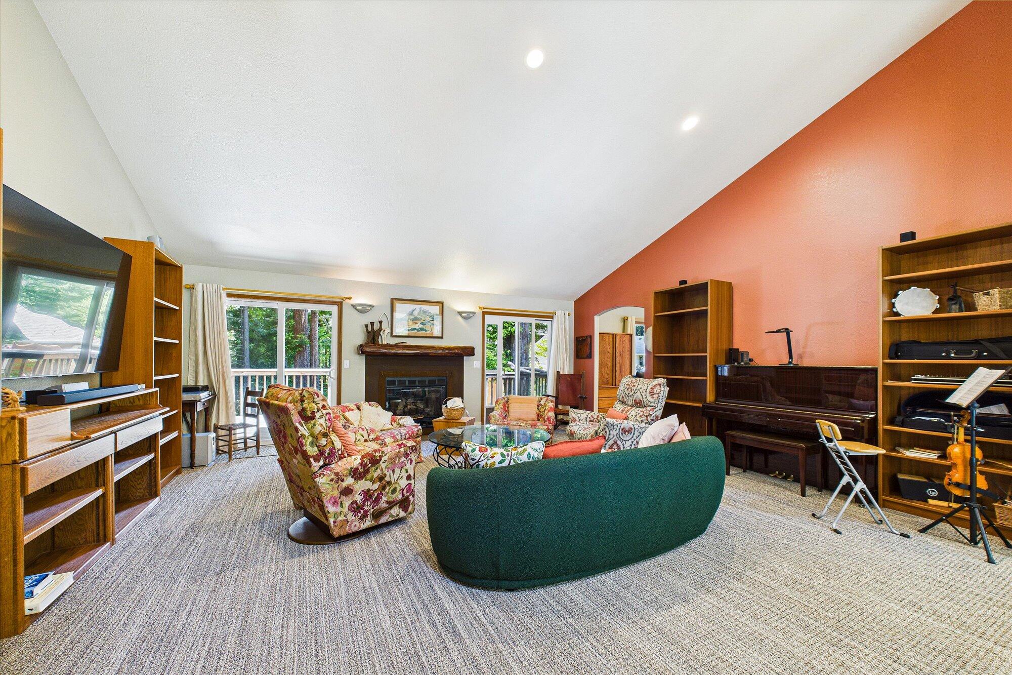1002 Diamond Drive