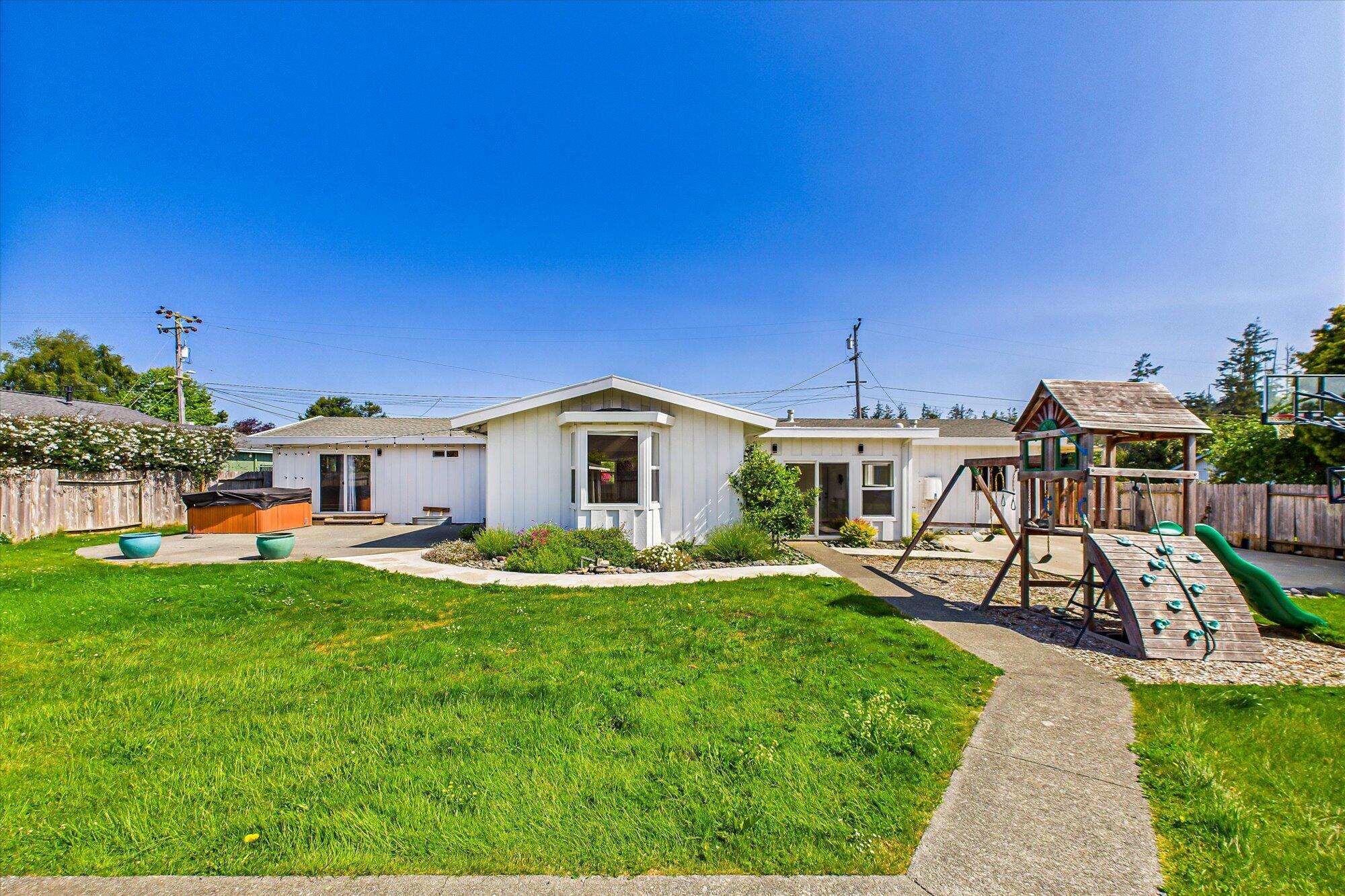 1904 Pickett Road, McKinleyville