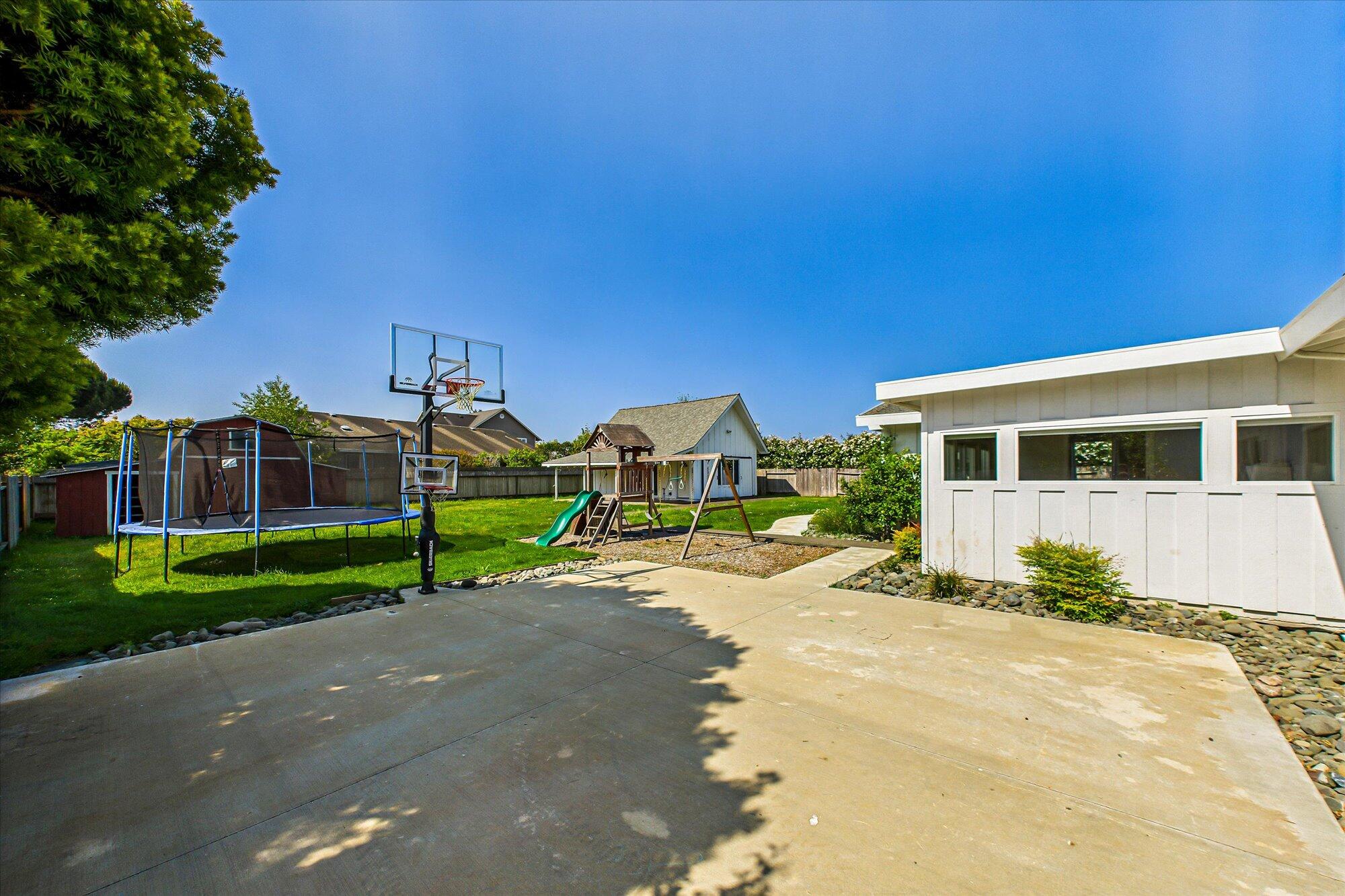 1904 Pickett Road, McKinleyville