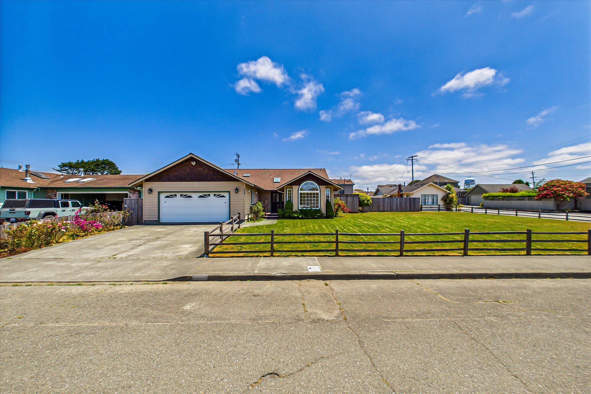 2633 G Street