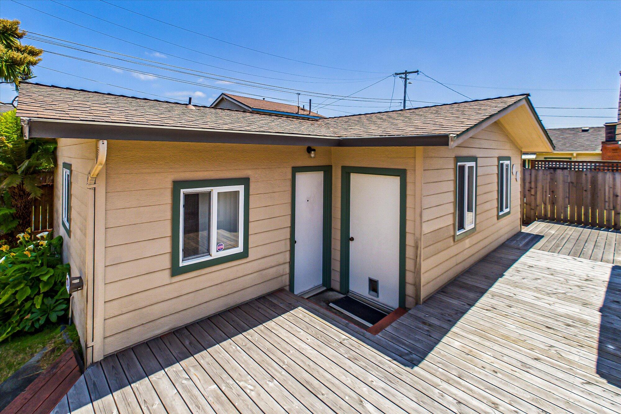 2633 G Street