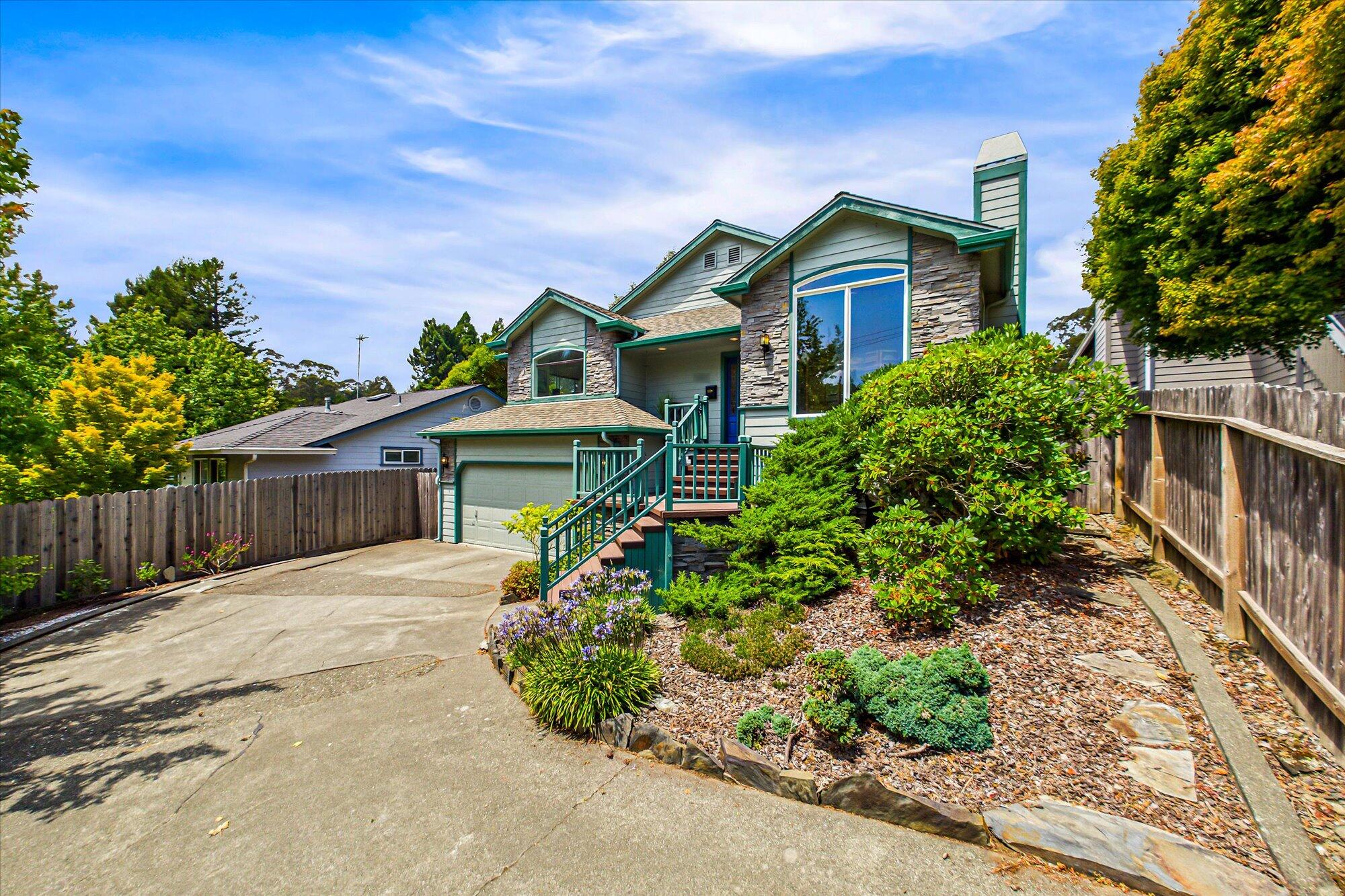 2323 Buhne Street