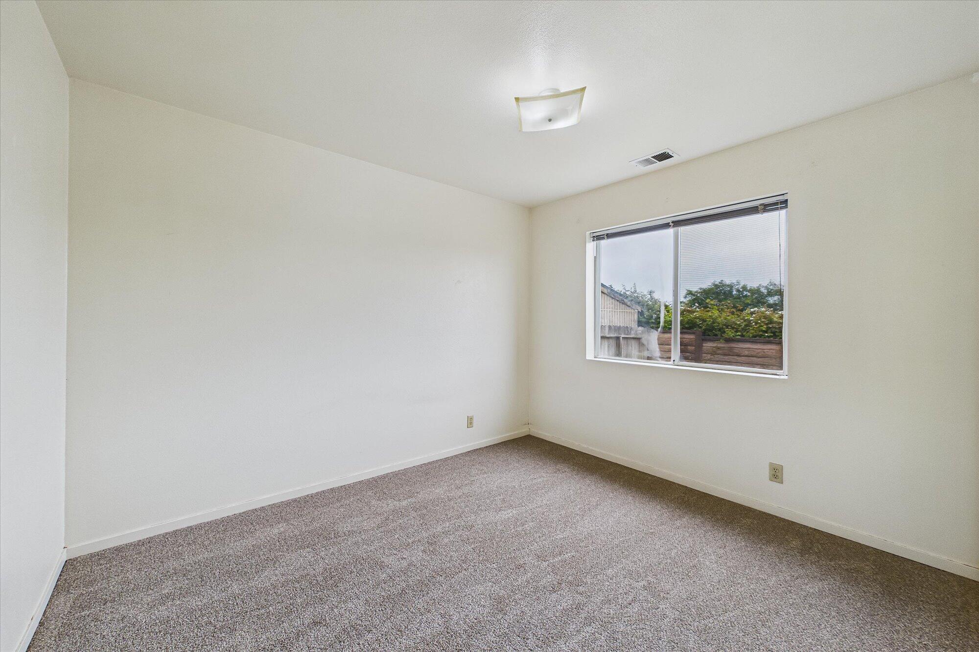 2070 Thiel Avenue, McKinleyville