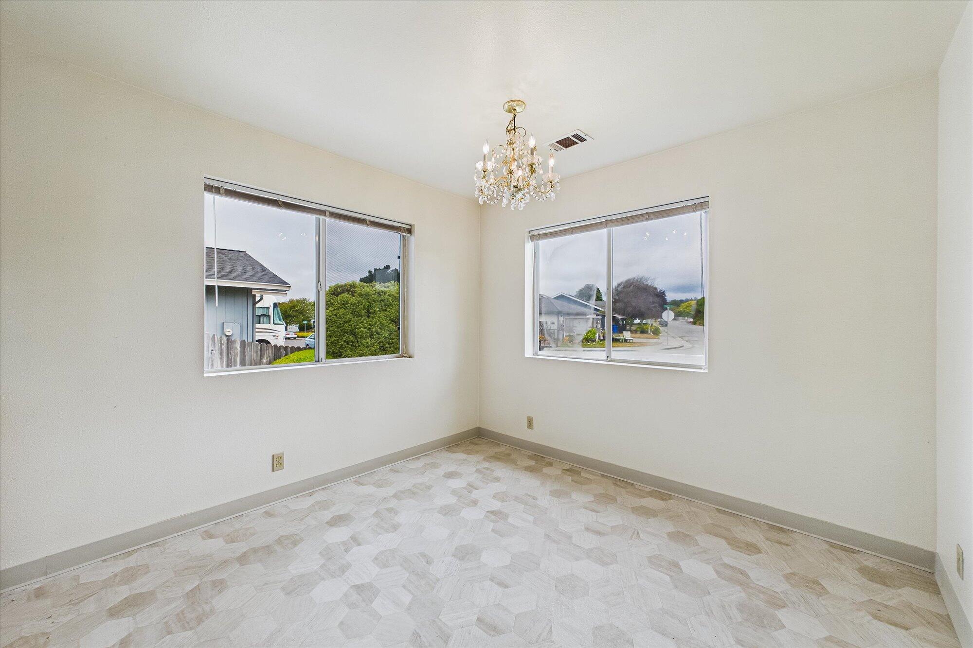2070 Thiel Avenue, McKinleyville
