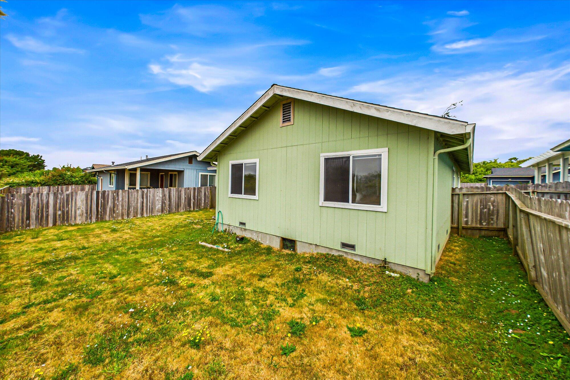 2070 Thiel Avenue, McKinleyville