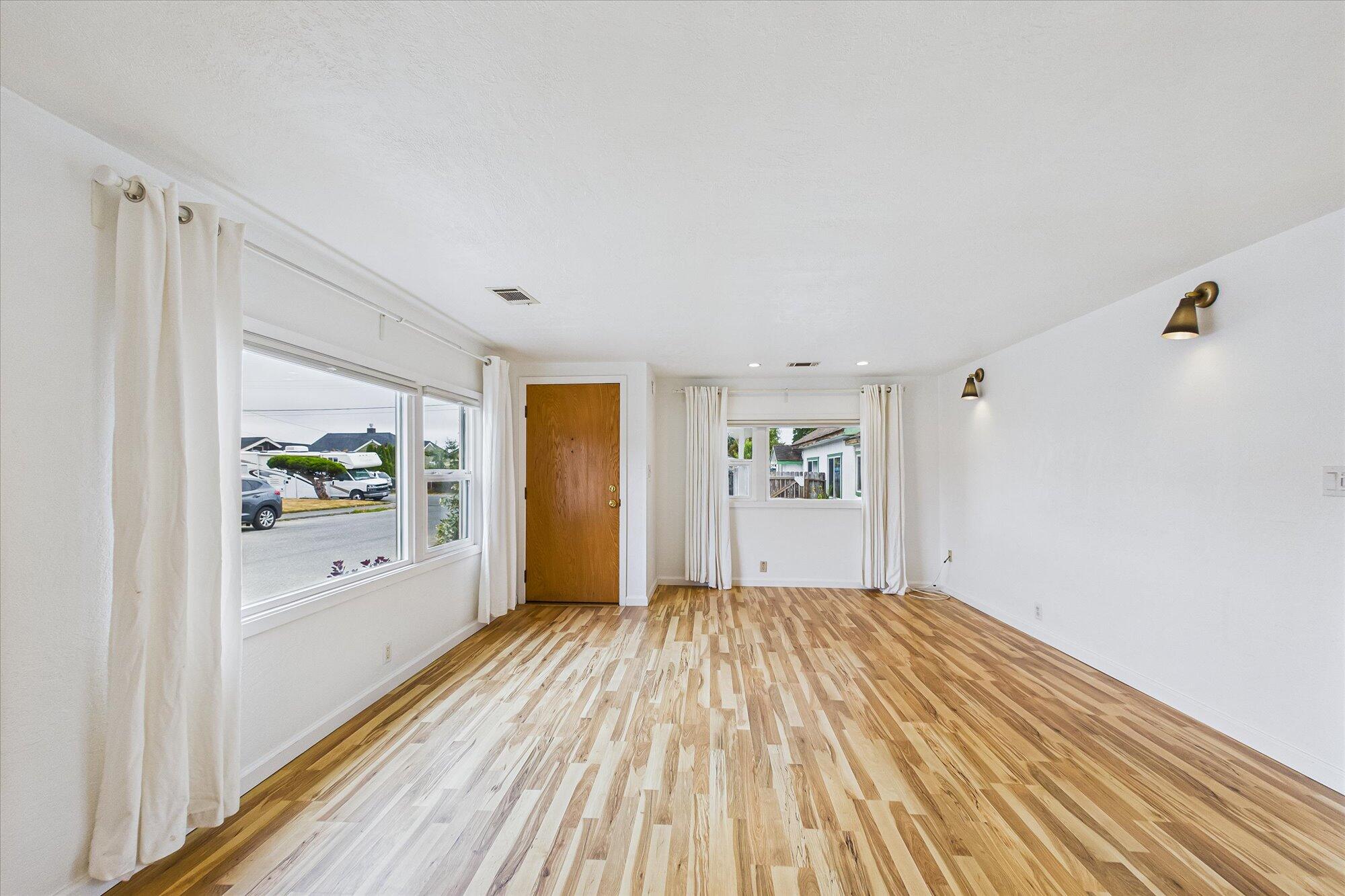 1384 Lincoln Avenue