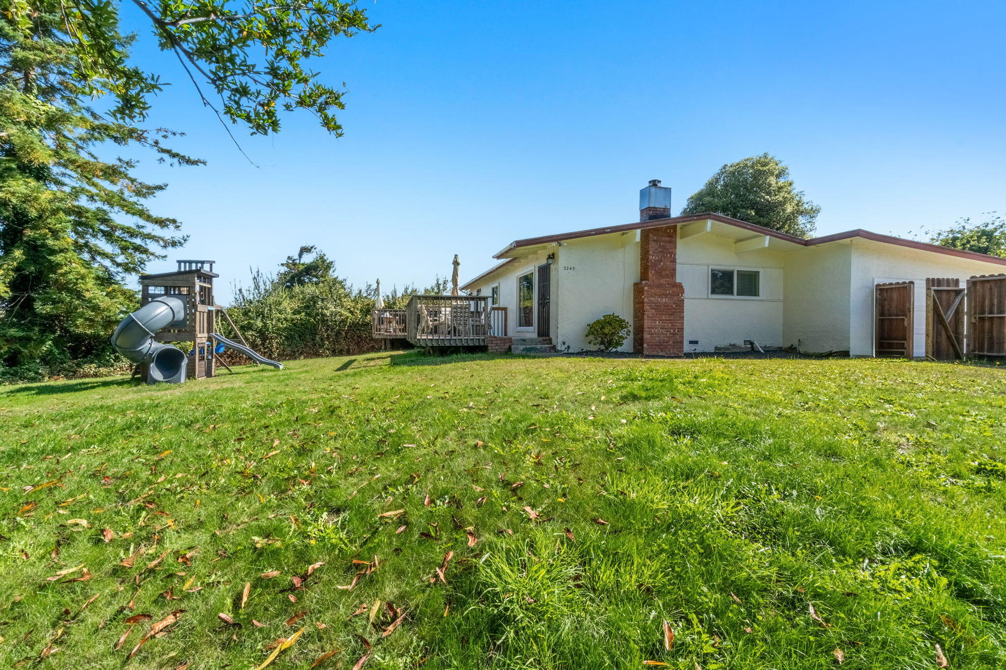 2245 Stanford Drive