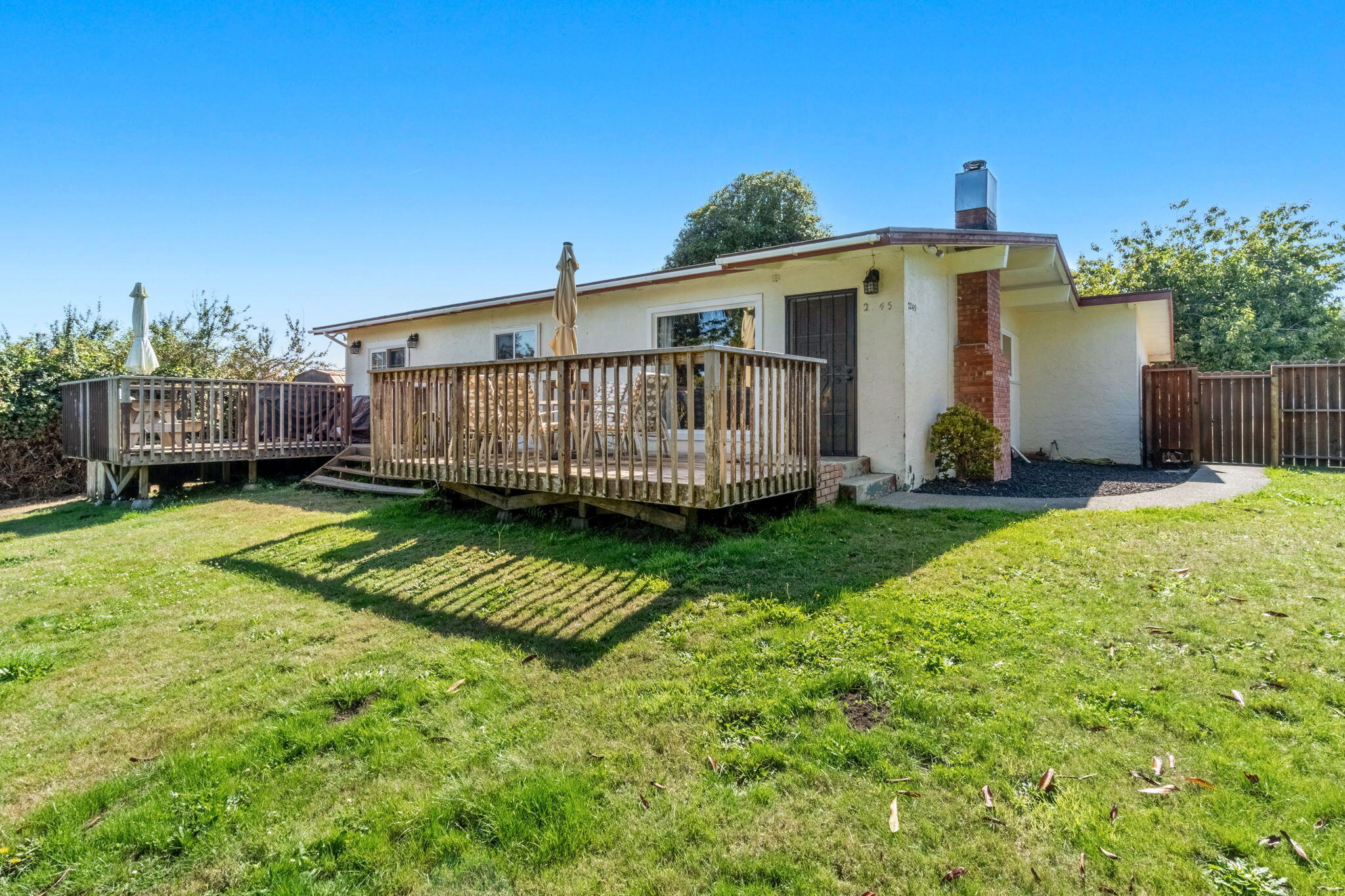 2245 Stanford Drive