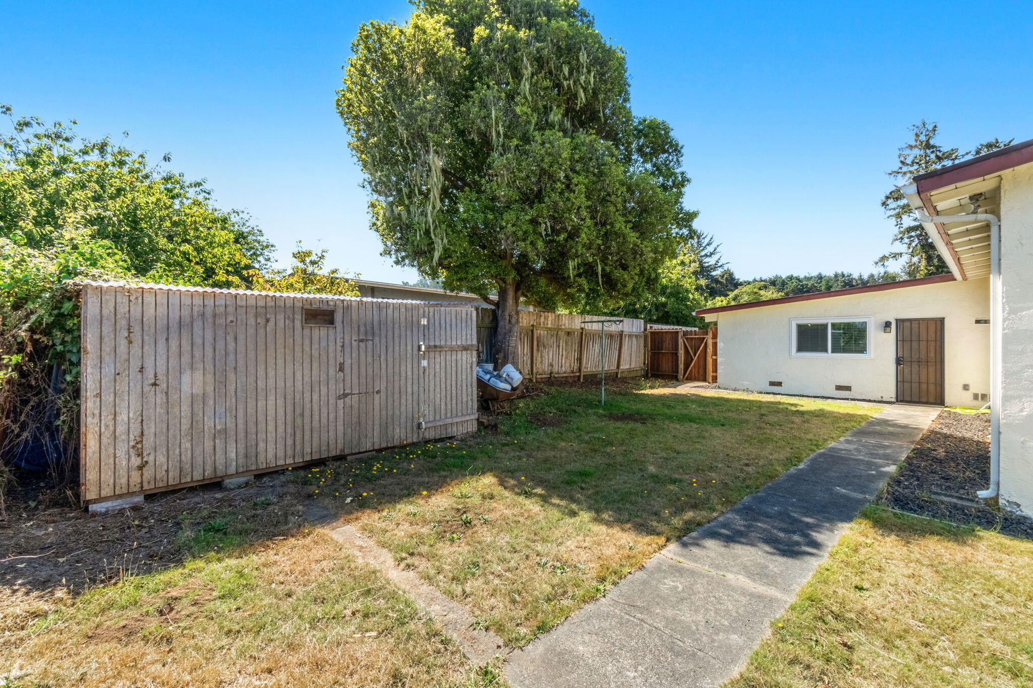 2245 Stanford Drive