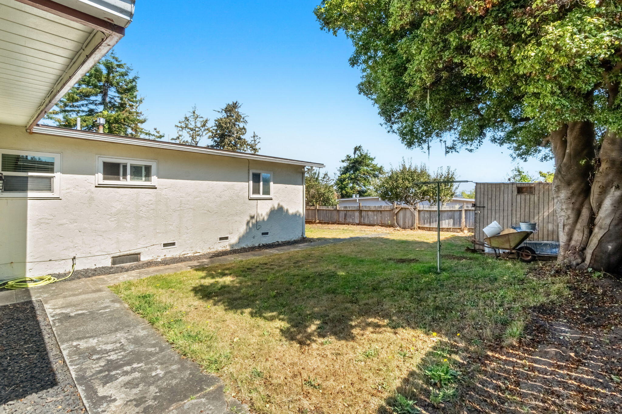 2245 Stanford Drive