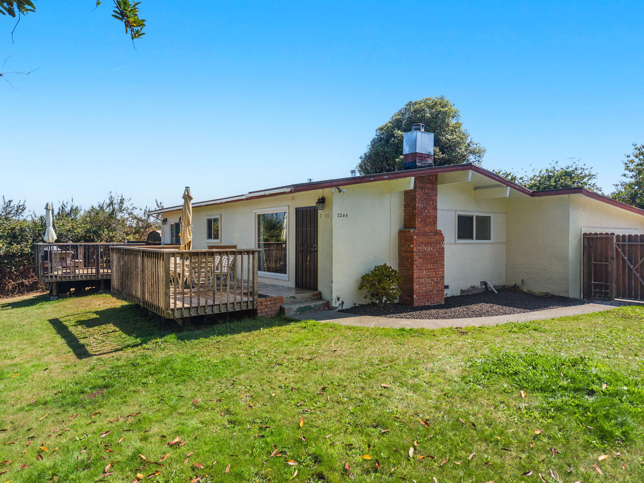 2245 Stanford Drive